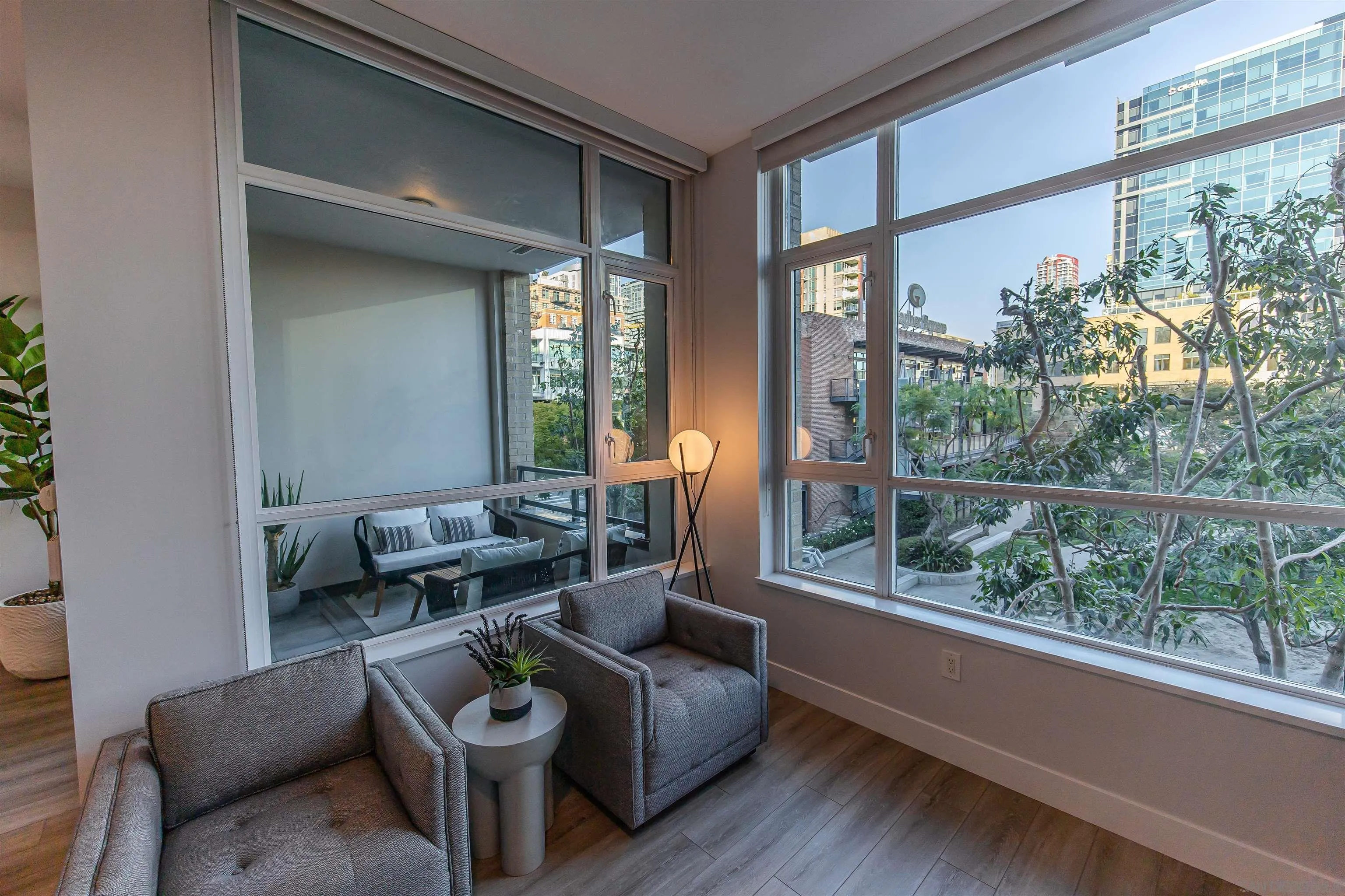 325 7th Ave Unit 215