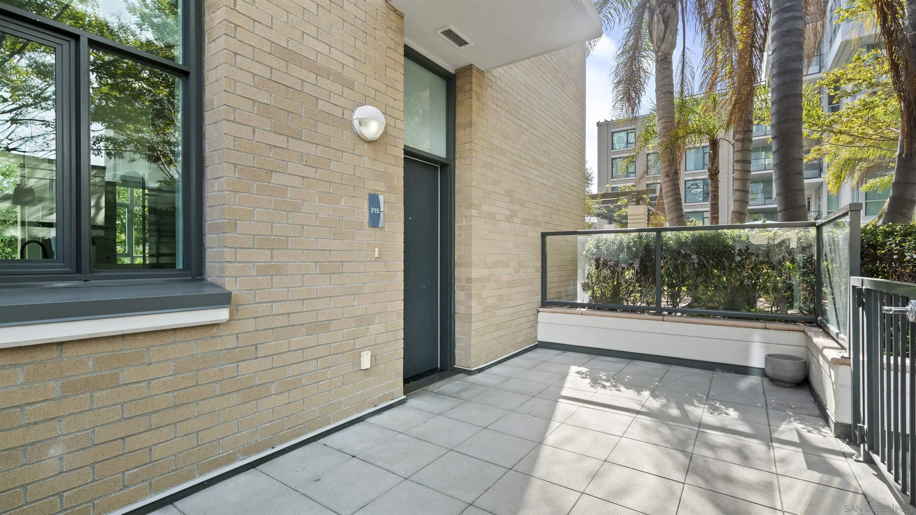 325 7th Ave Unit 215