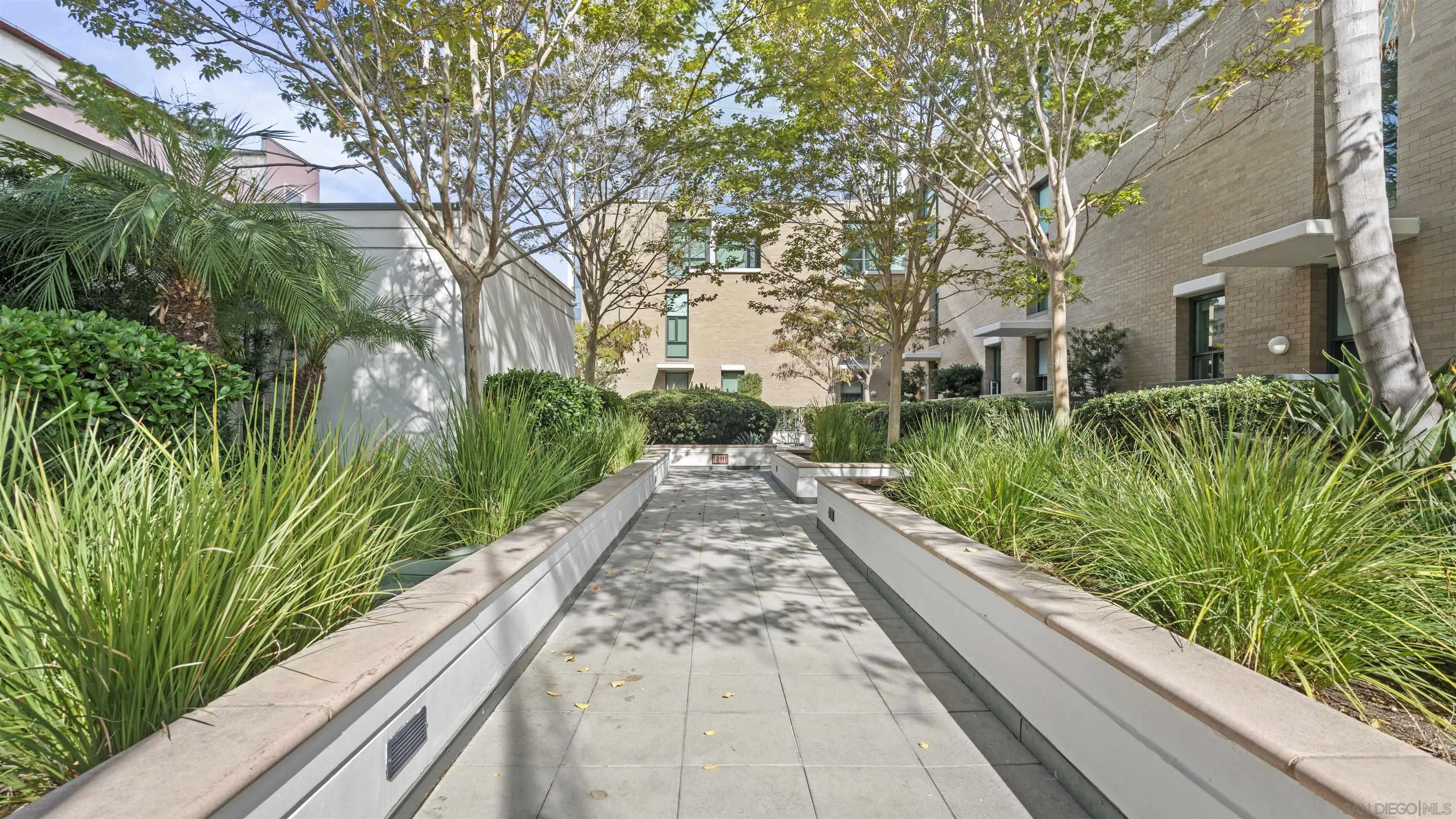 325 7th Ave Unit 215