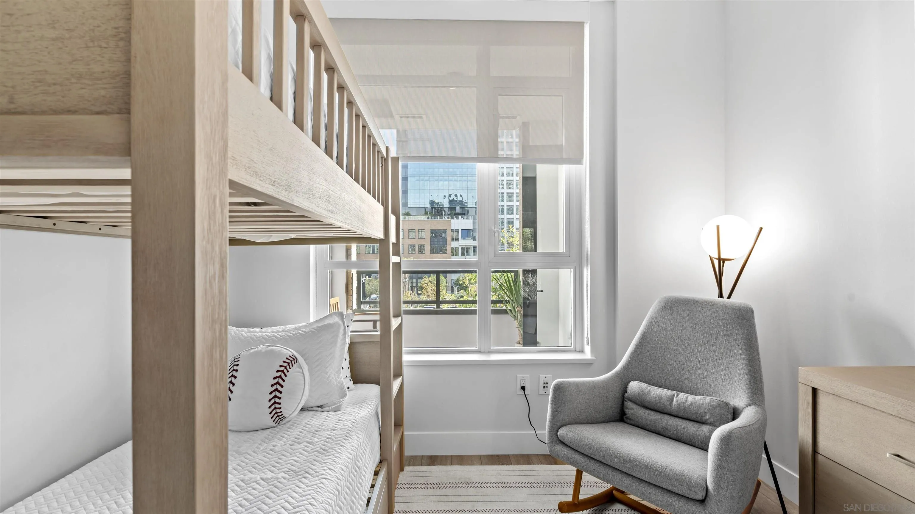 325 7th Ave Unit 215