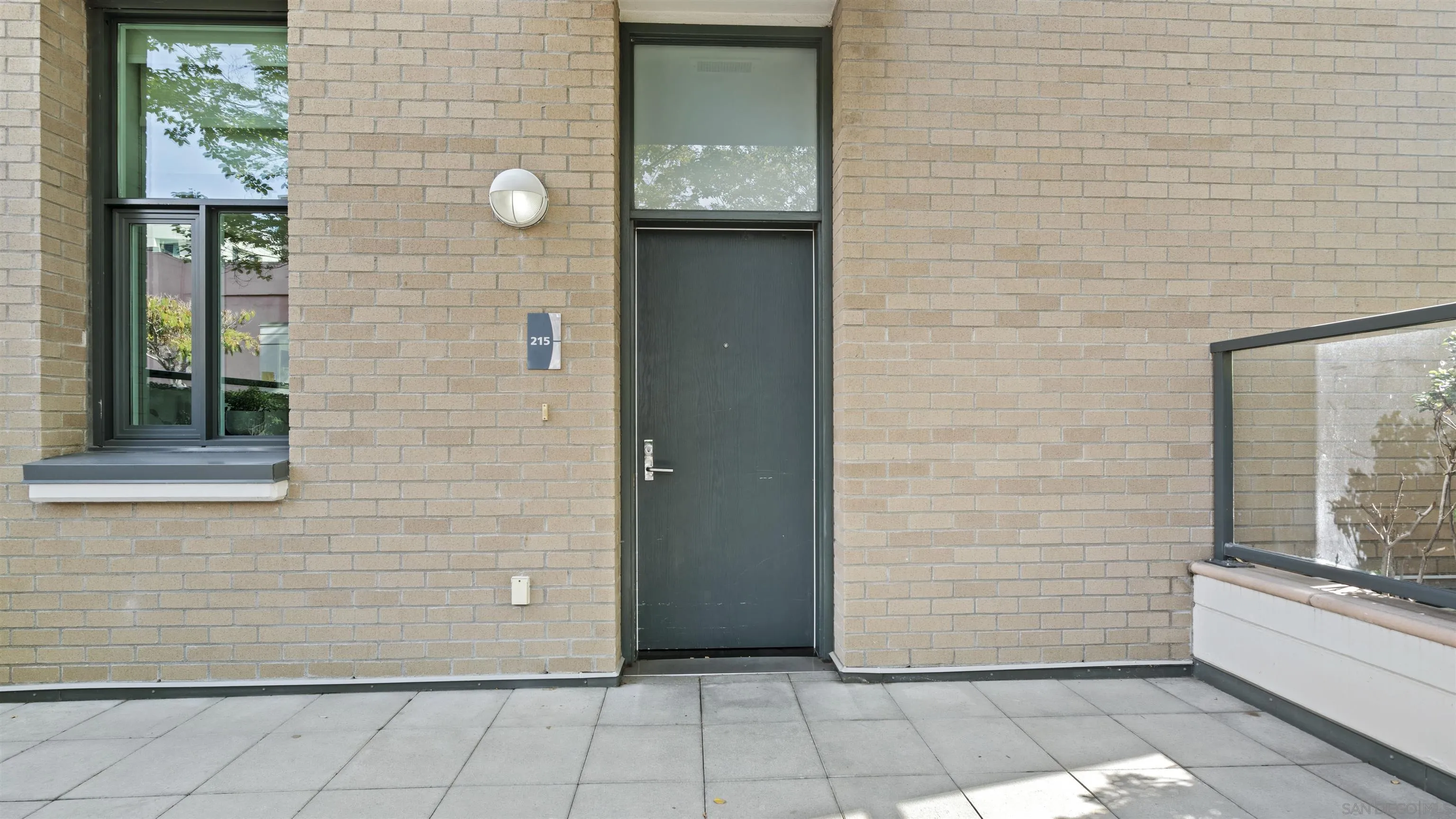 325 7th Ave Unit 215