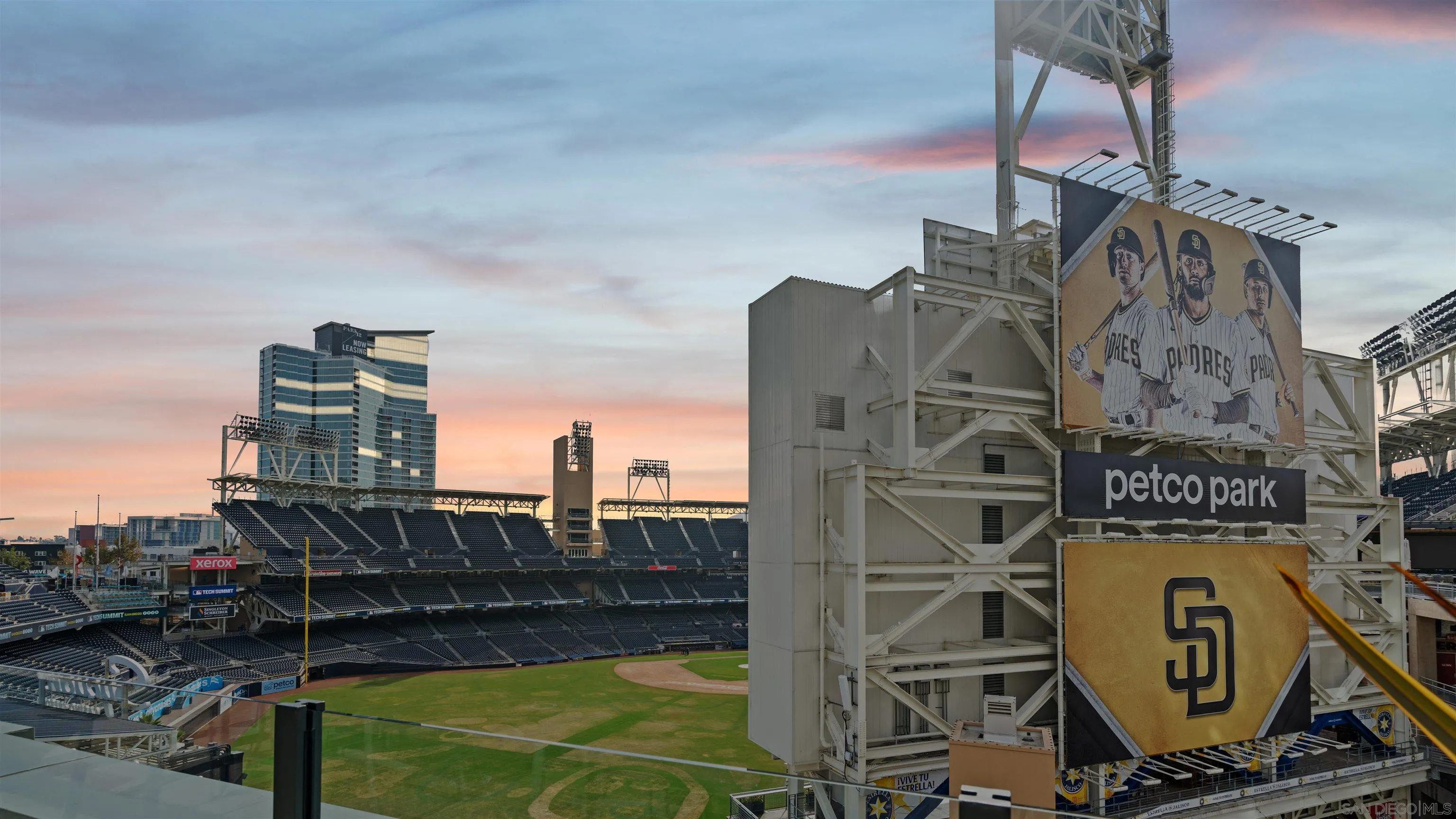 325 7th Ave Unit 215