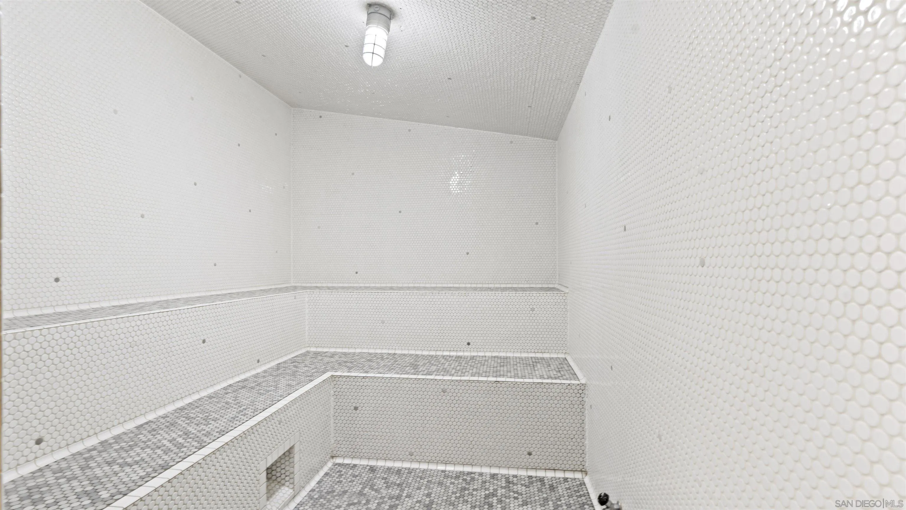 325 7th Ave Unit 215