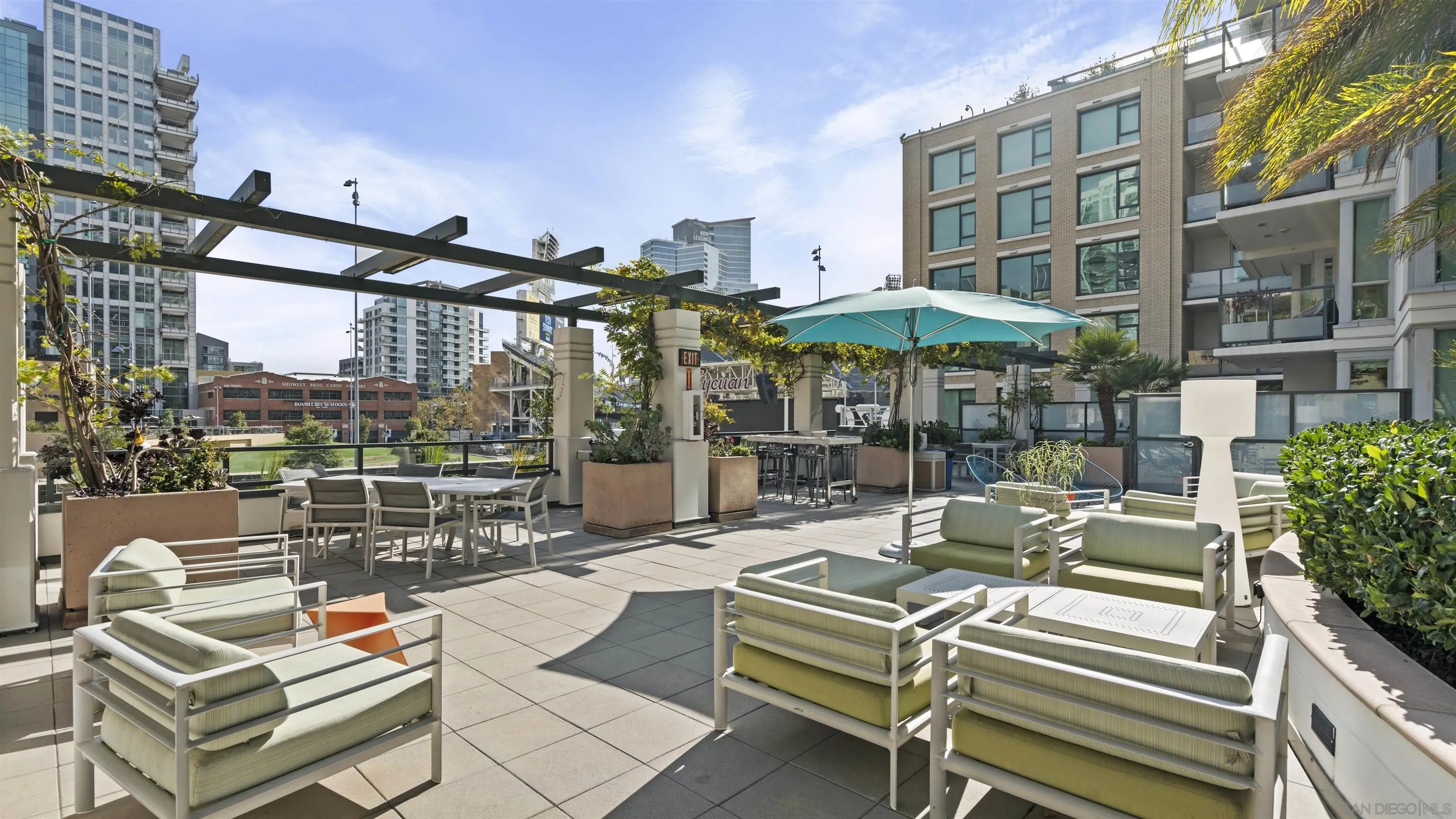 325 7th Ave Unit 215