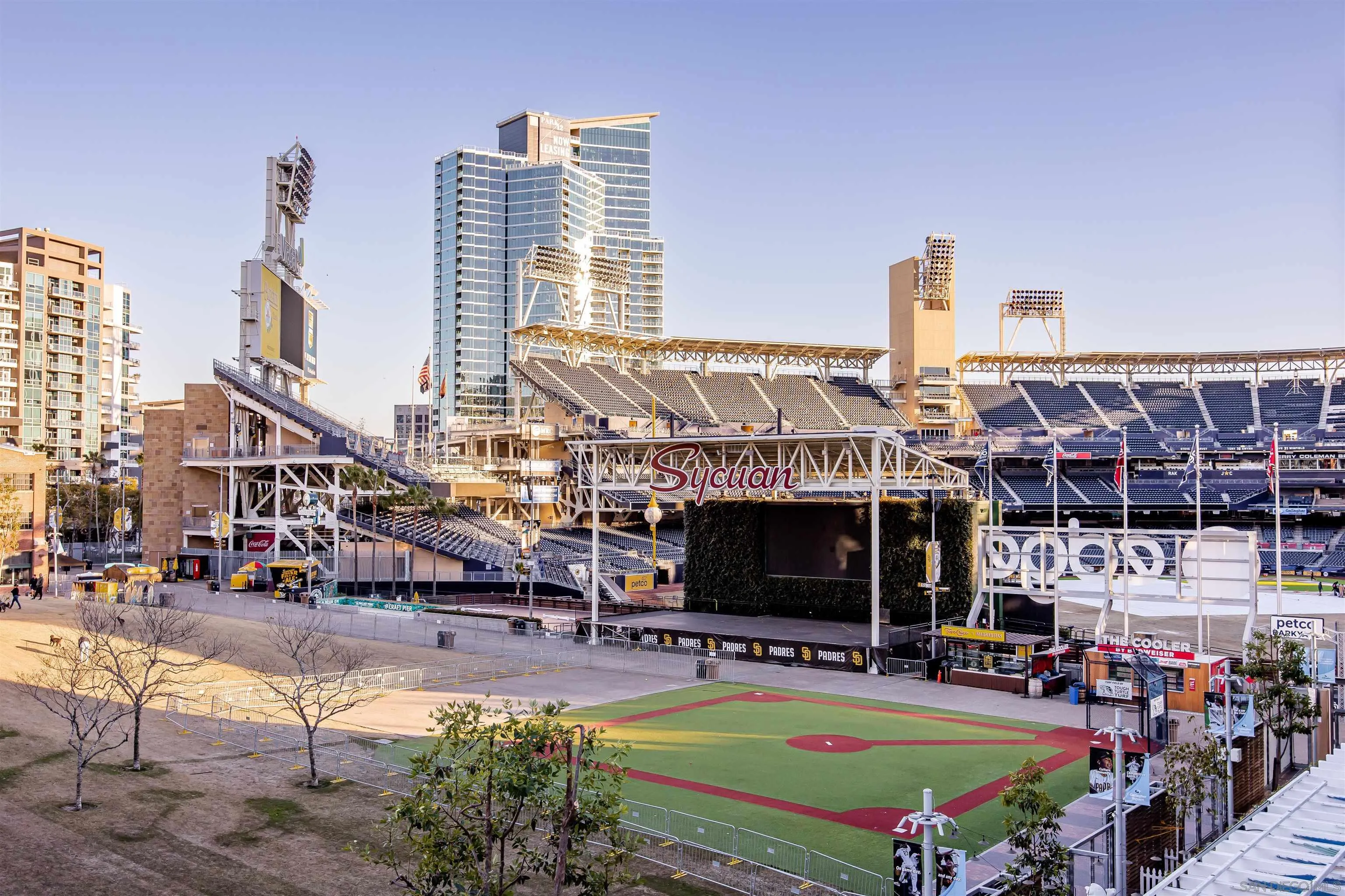 325 7th Ave Unit 215