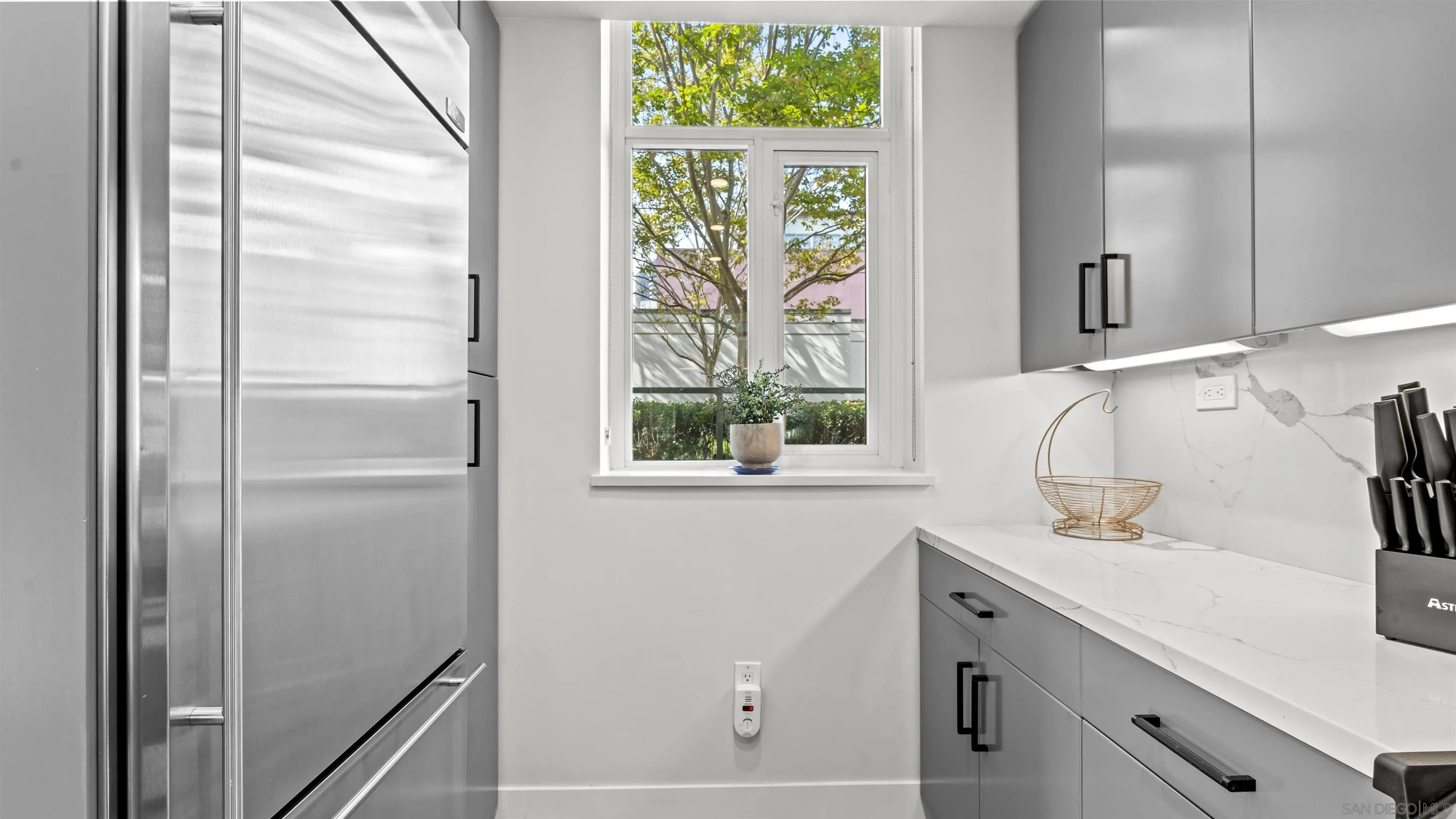 325 7th Ave Unit 215