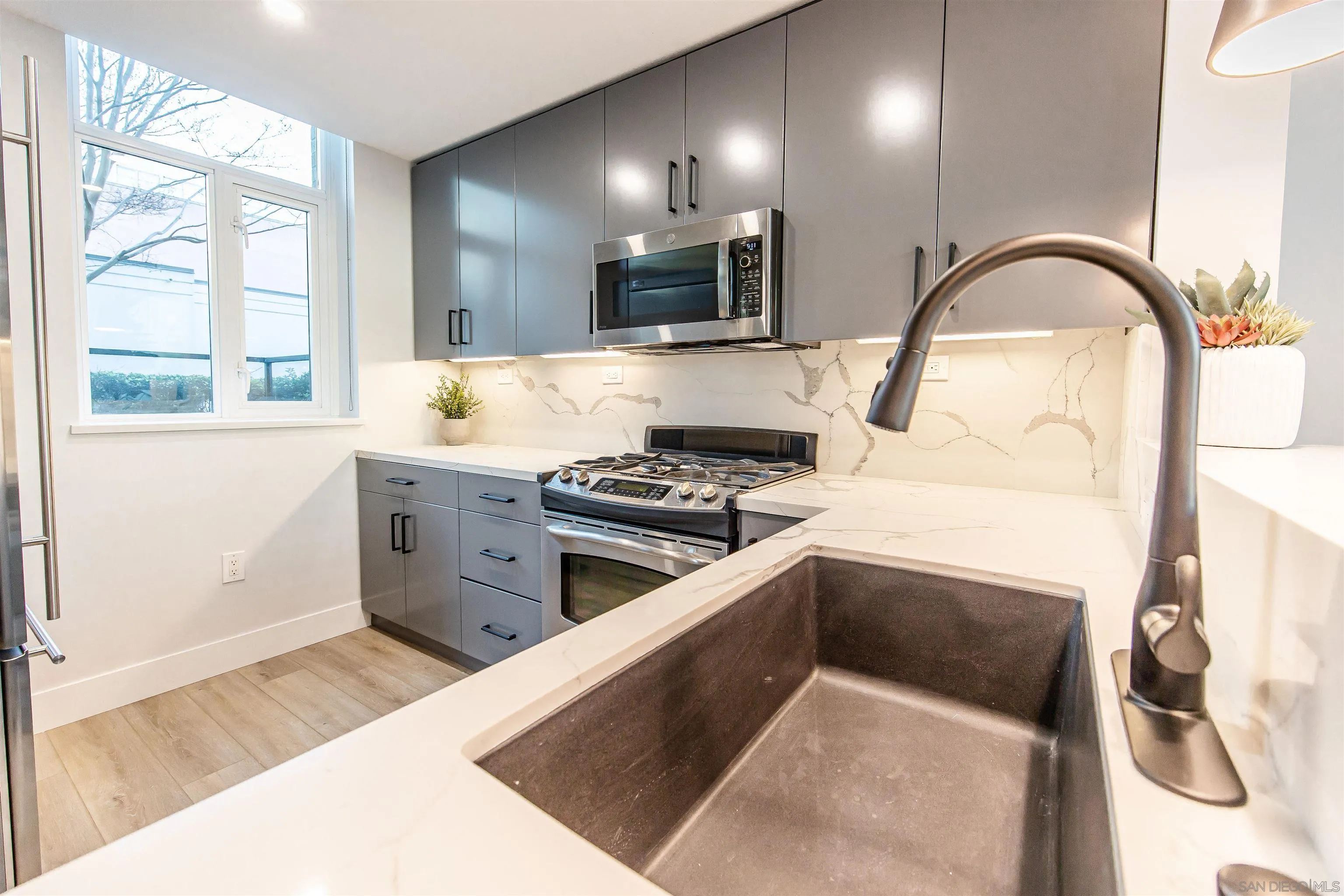 325 7th Ave Unit 215