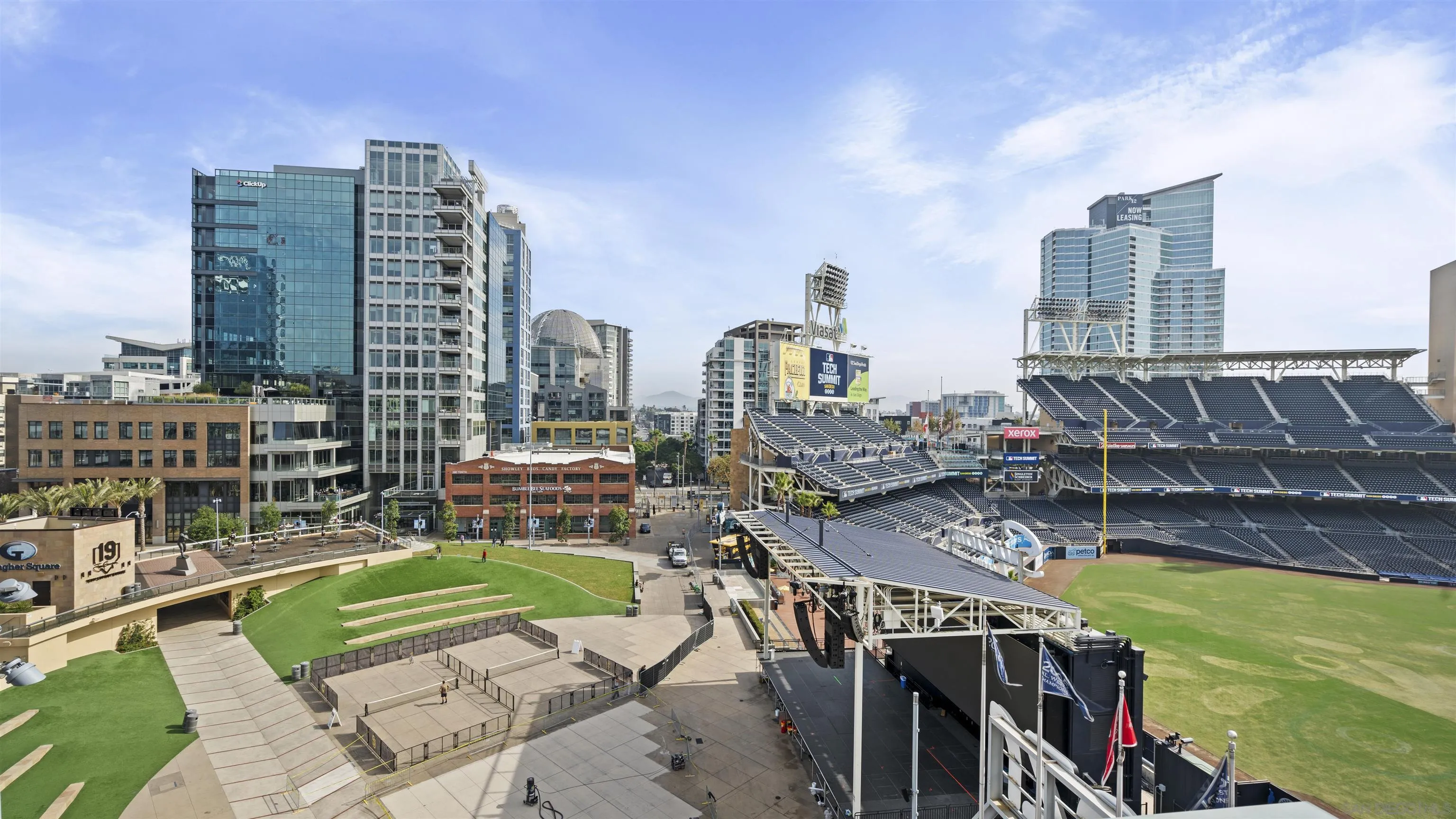 325 7th Ave Unit 215