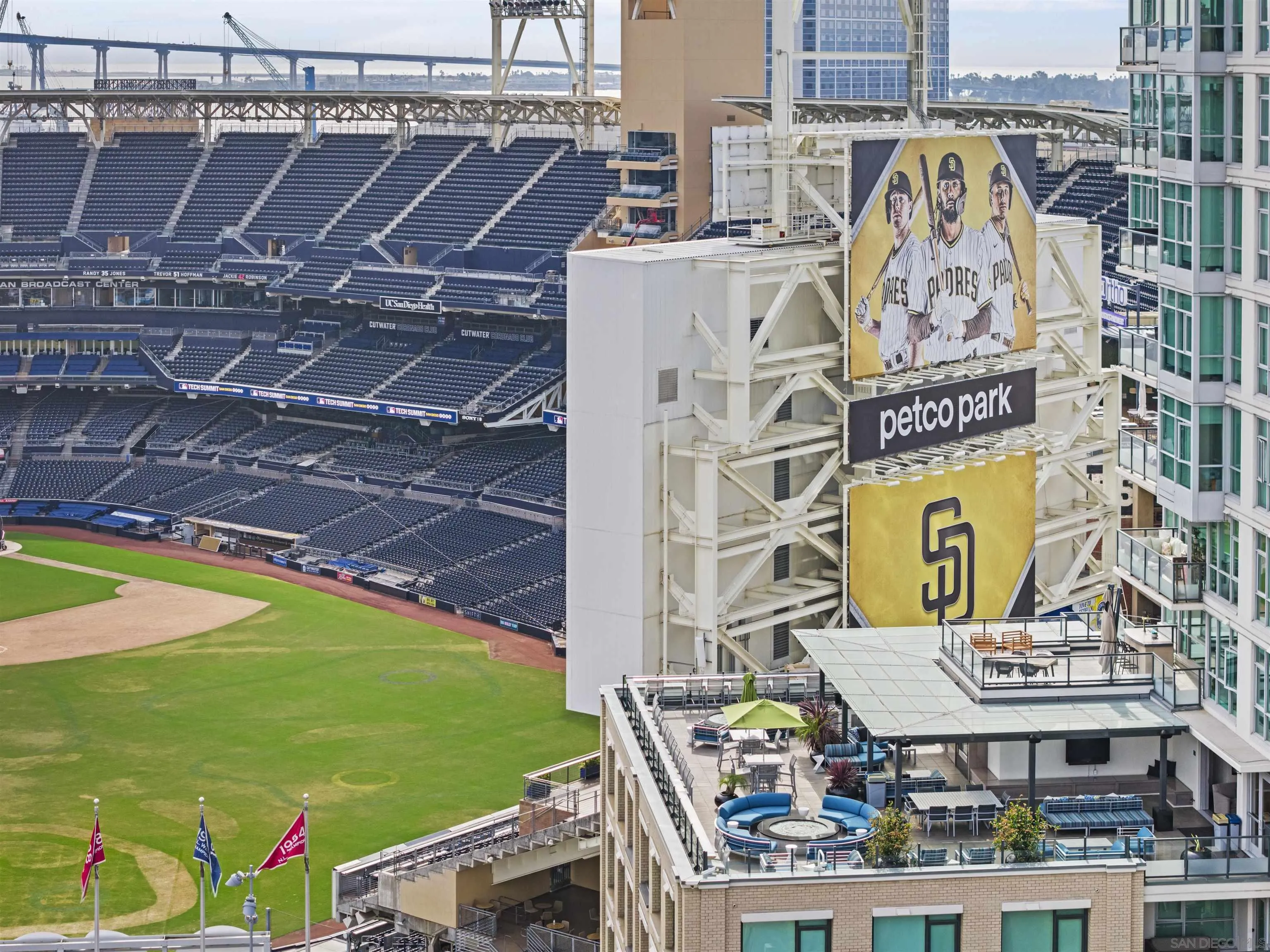 325 7th Ave Unit 215