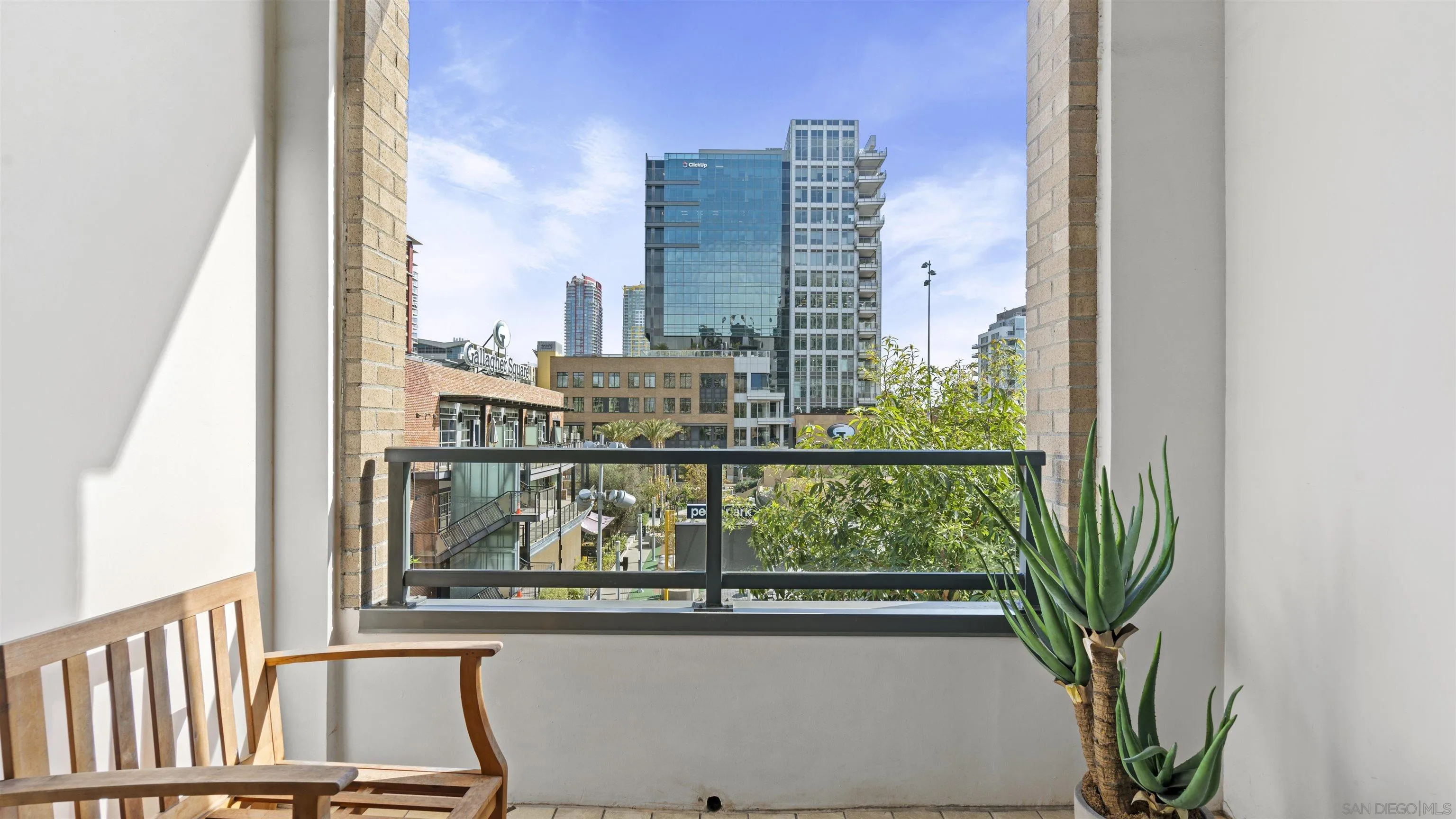 325 7th Ave Unit 215