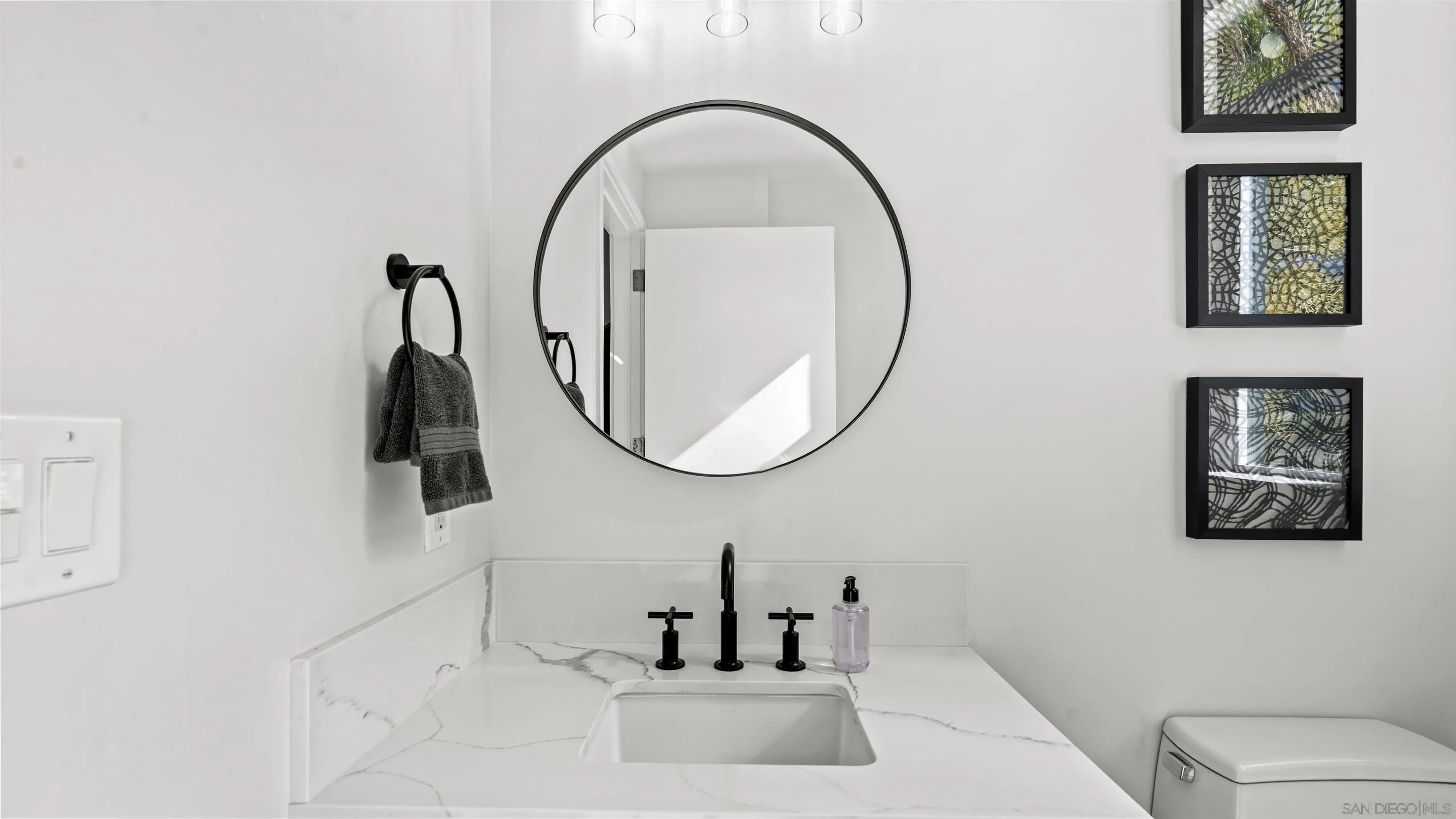 325 7th Ave Unit 215