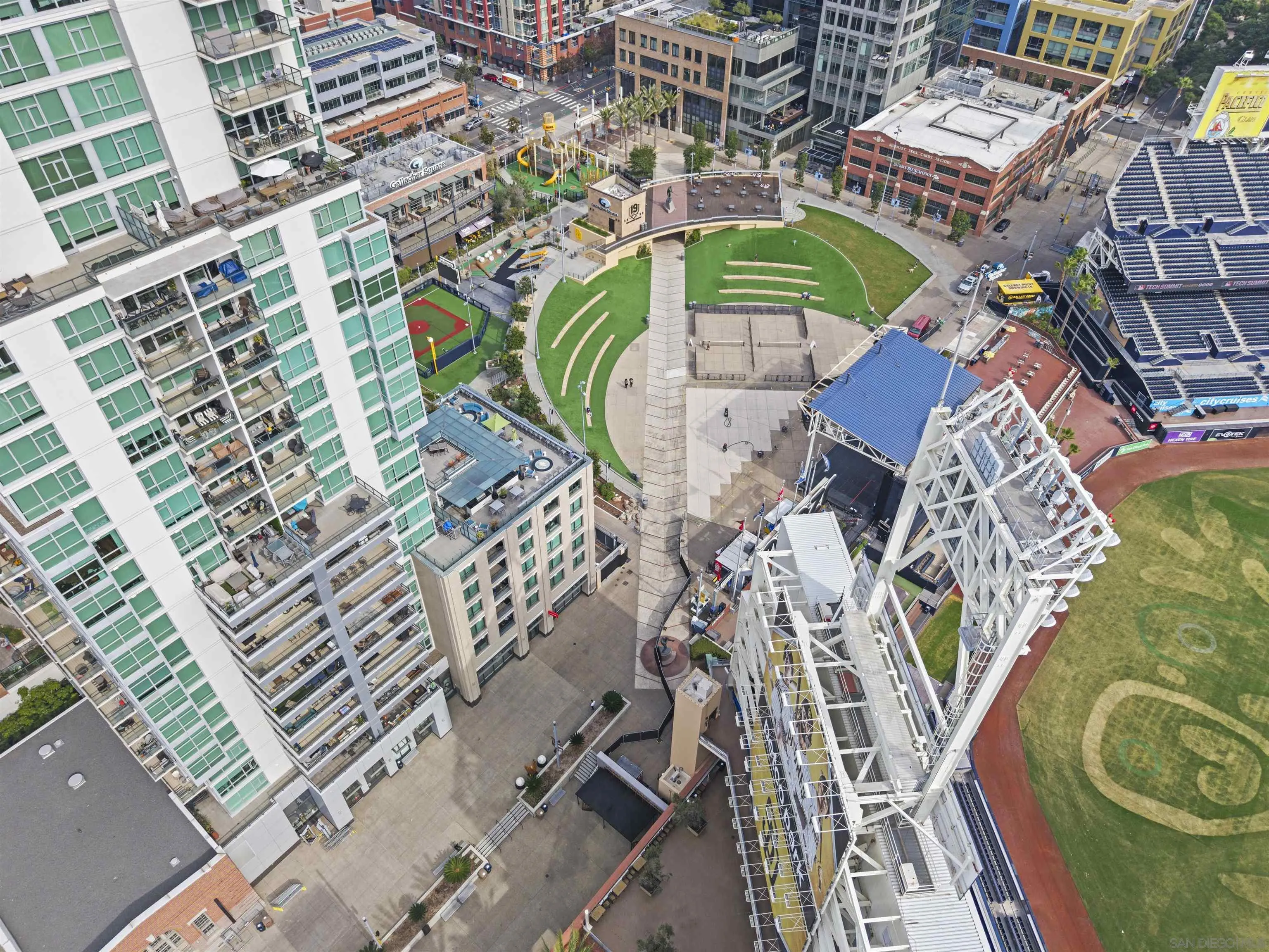 325 7th Ave Unit 215