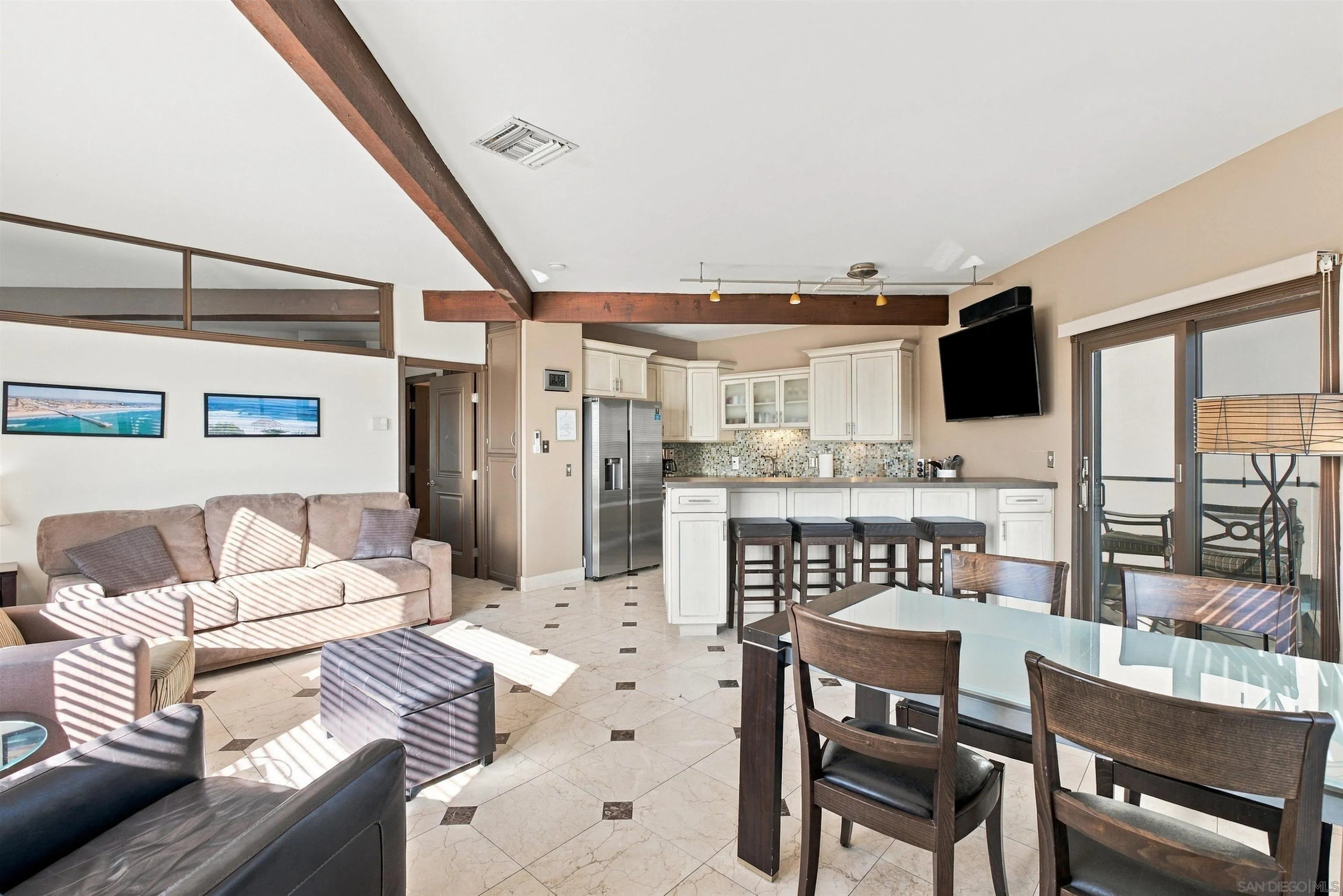 3958-60 Bayside Walk