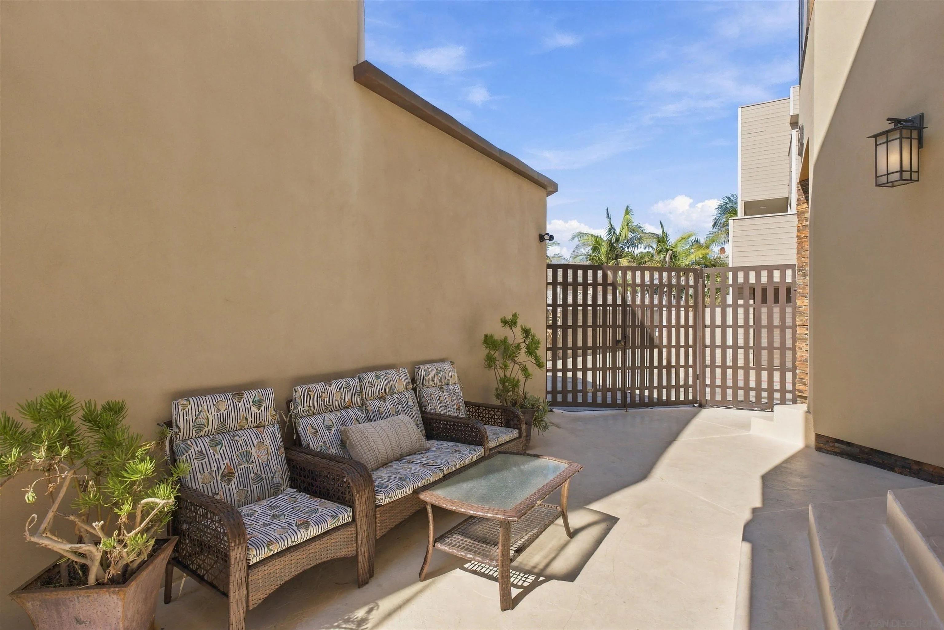 3958-60 Bayside Walk