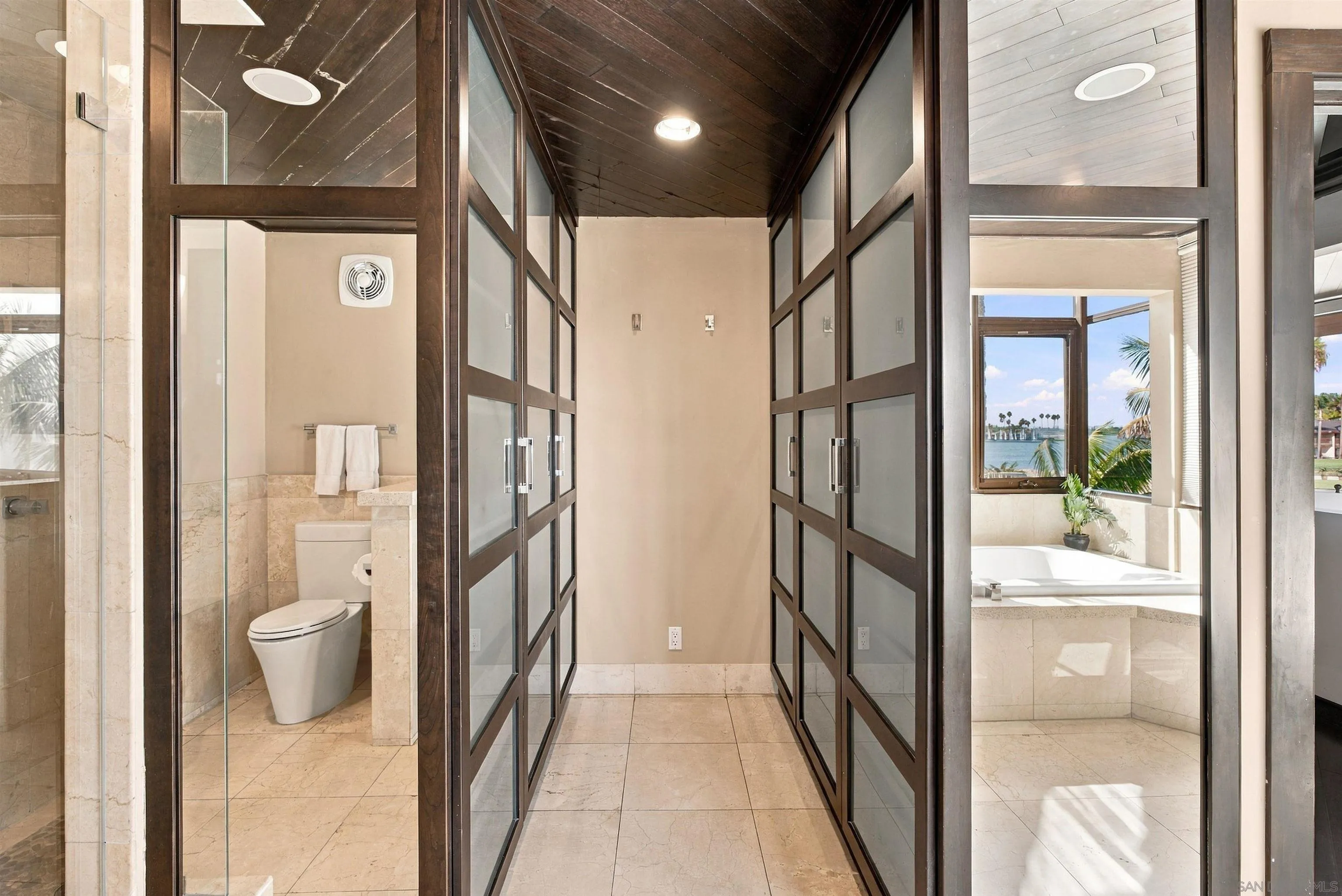 3958-60 Bayside Walk