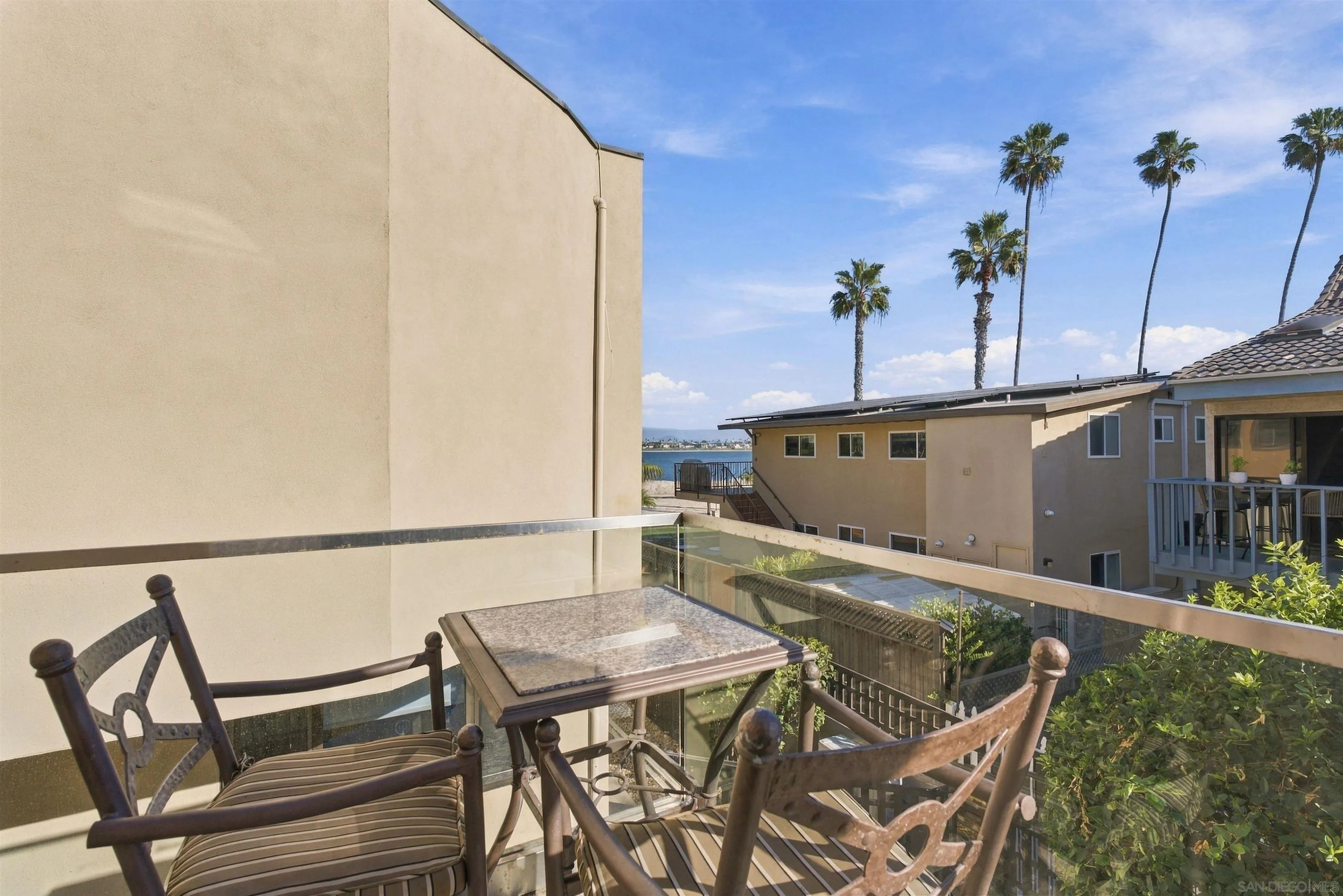 3958-60 Bayside Walk