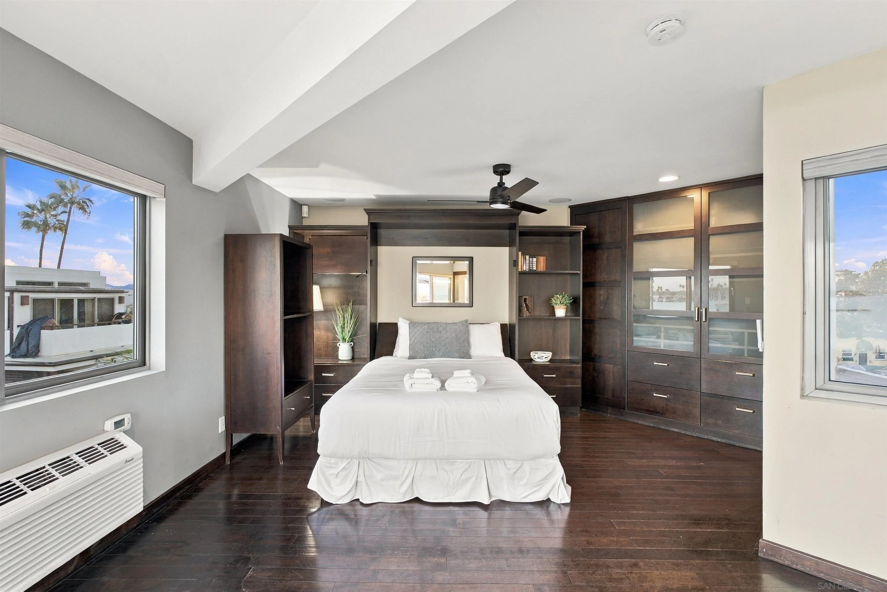 3958-60 Bayside Walk