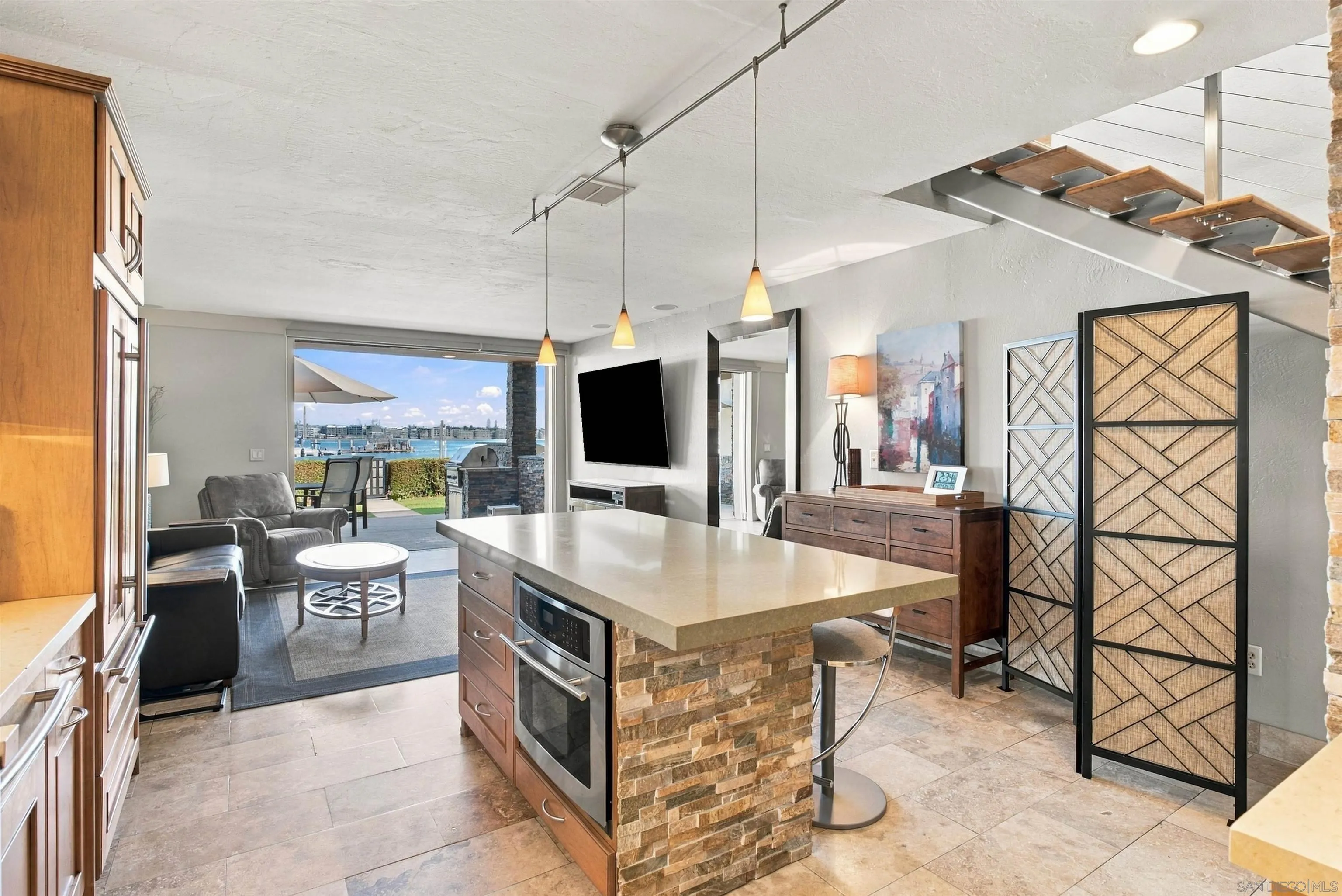 3958-60 Bayside Walk