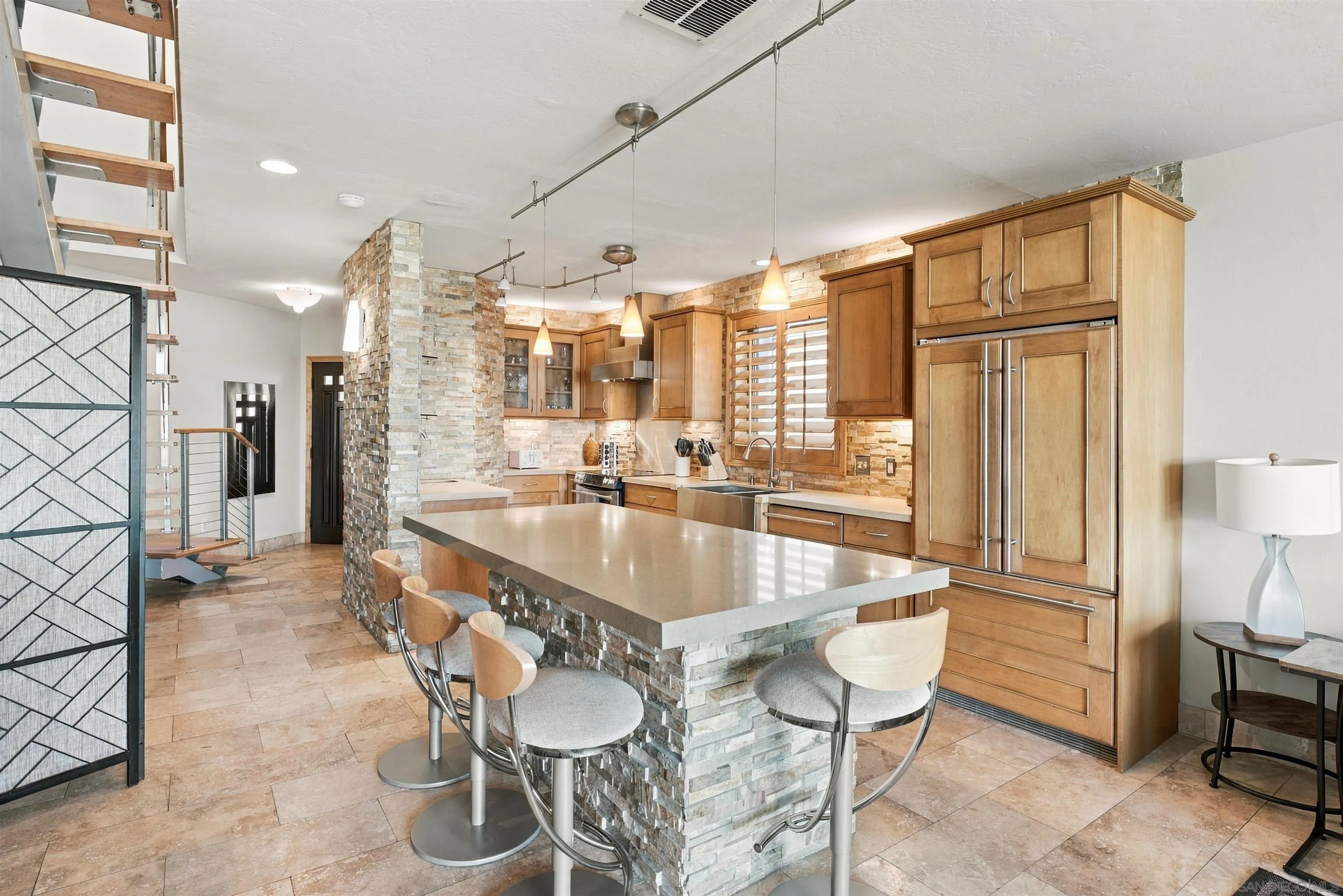 3958-60 Bayside Walk