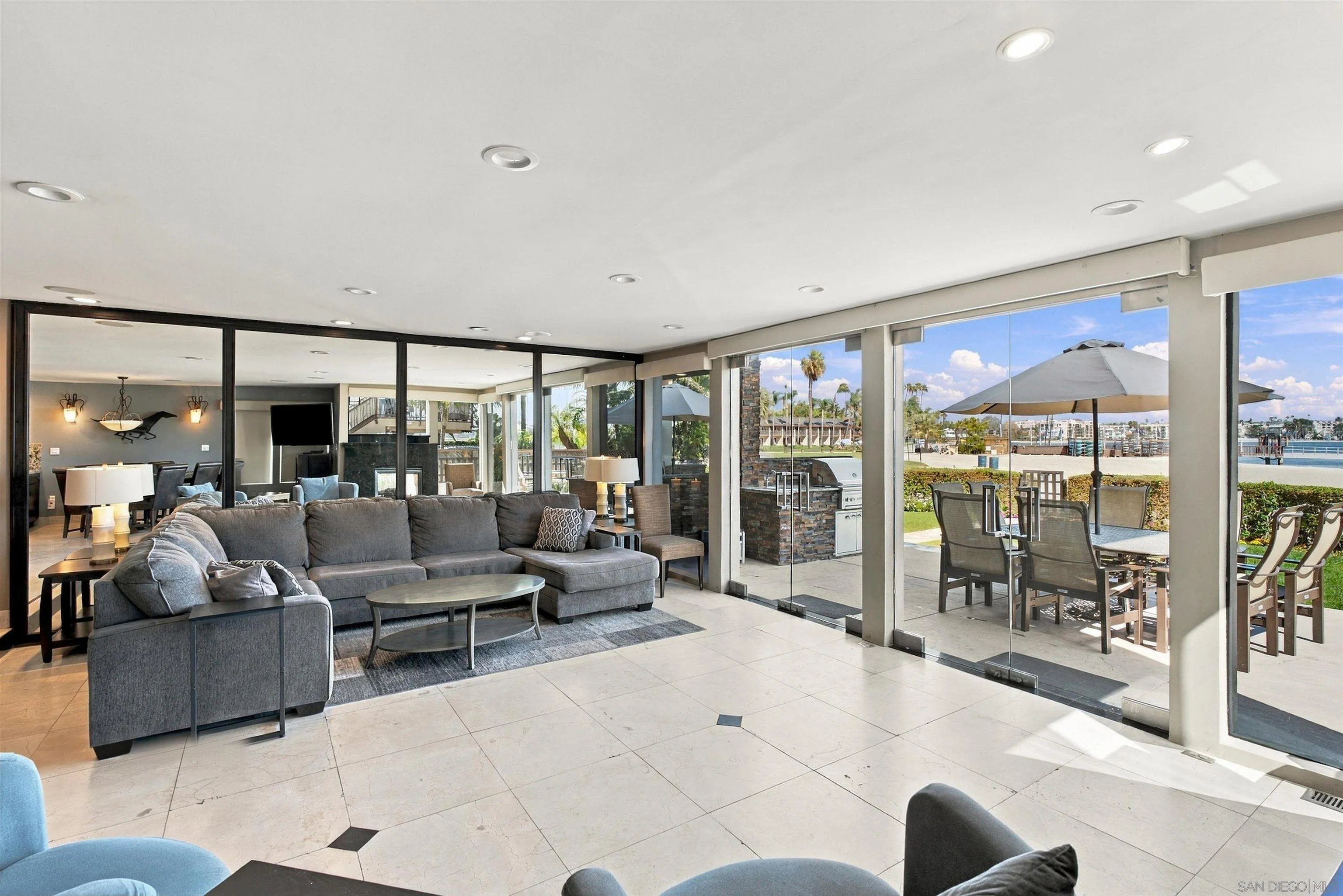 3958-60 Bayside Walk