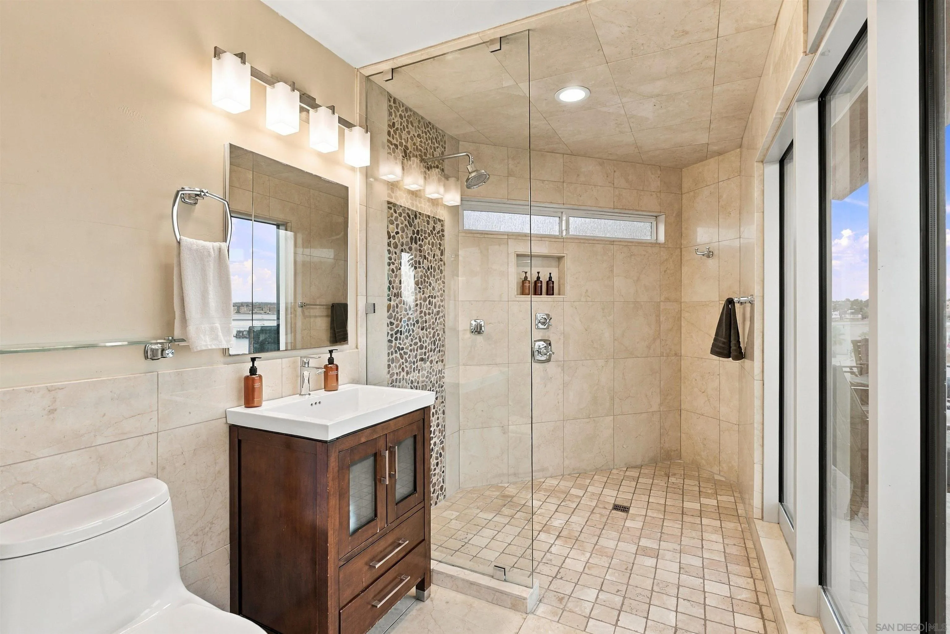3958-60 Bayside Walk