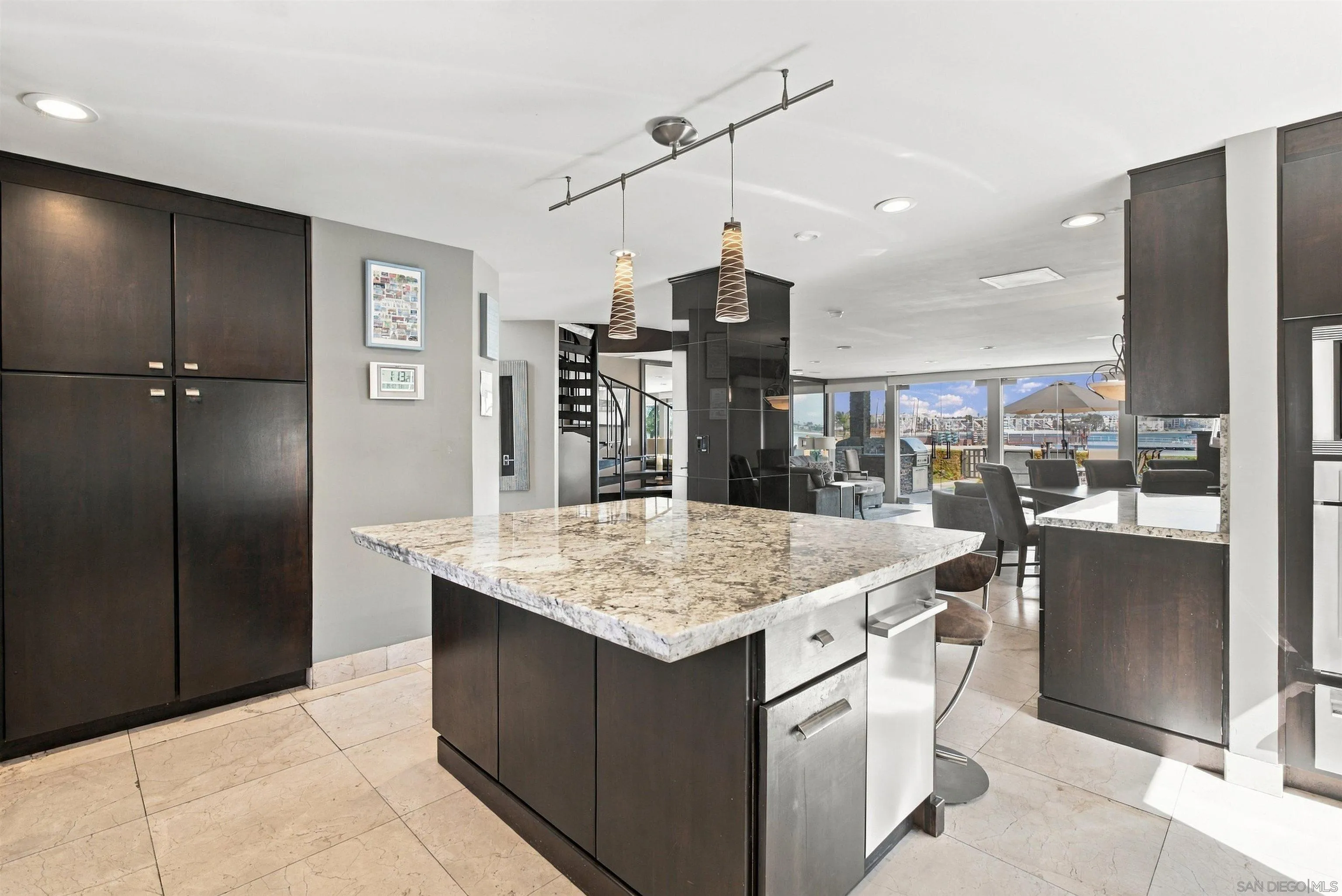 3958-60 Bayside Walk
