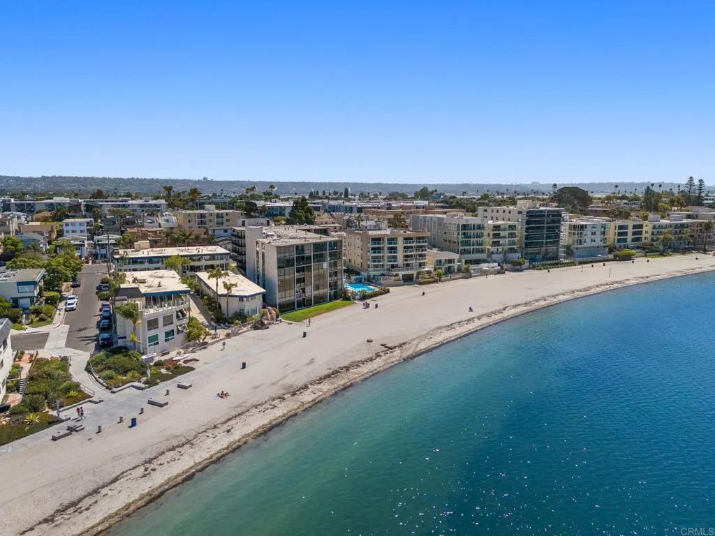 3916 Riviera Drive Unit 307