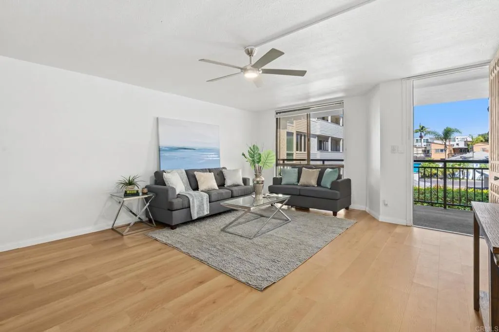 3916 Riviera Drive Unit 307