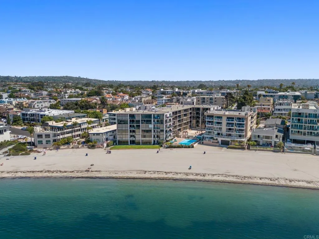 3916 Riviera Drive Unit 307