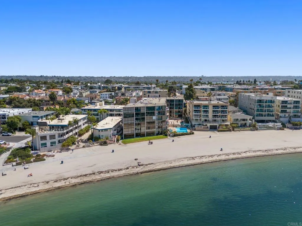 3916 Riviera Drive Unit 307