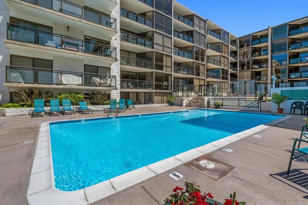 3916 Riviera Drive Unit 307