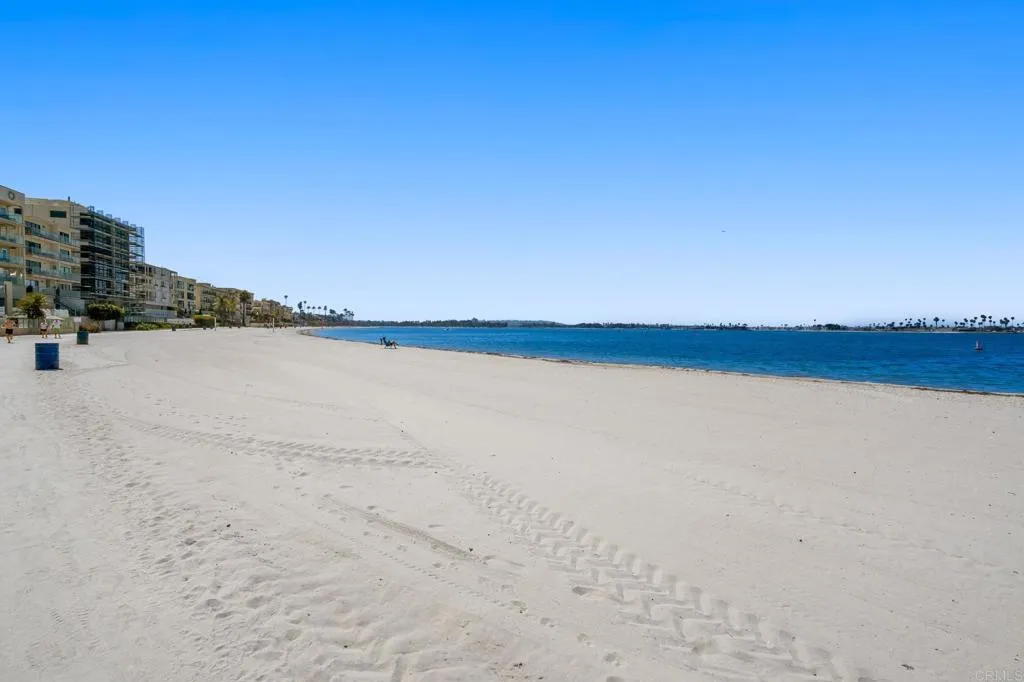 3916 Riviera Drive Unit 307