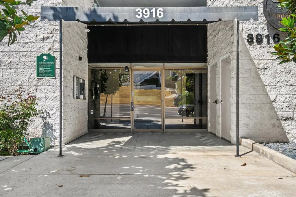 3916 Riviera Drive Unit 307