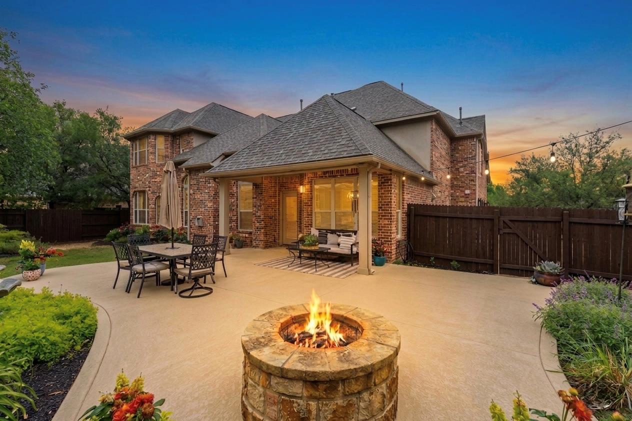 115 Desert Willow WAY