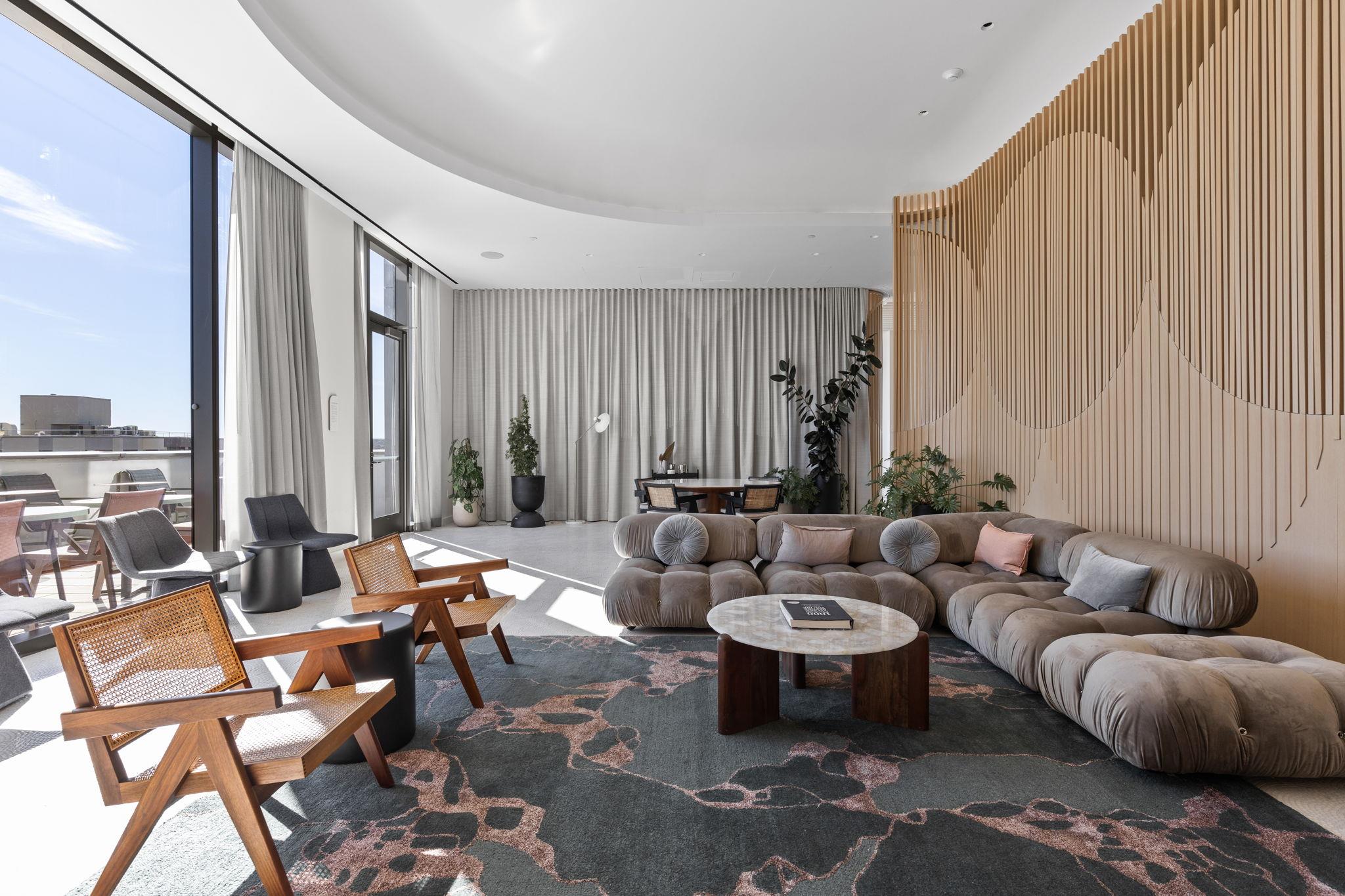 44 East Ave # 2907
