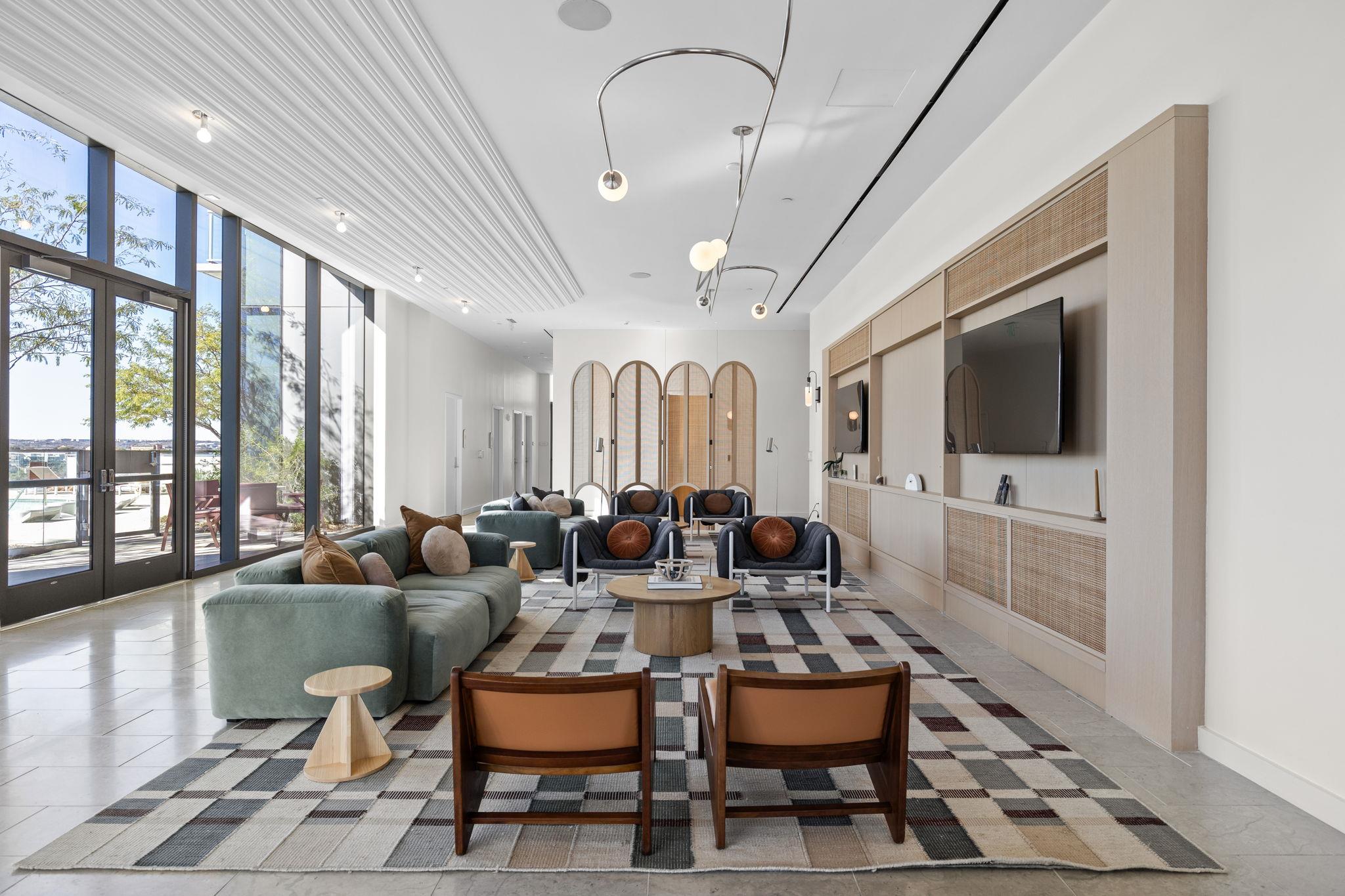 44 East Ave # 2907
