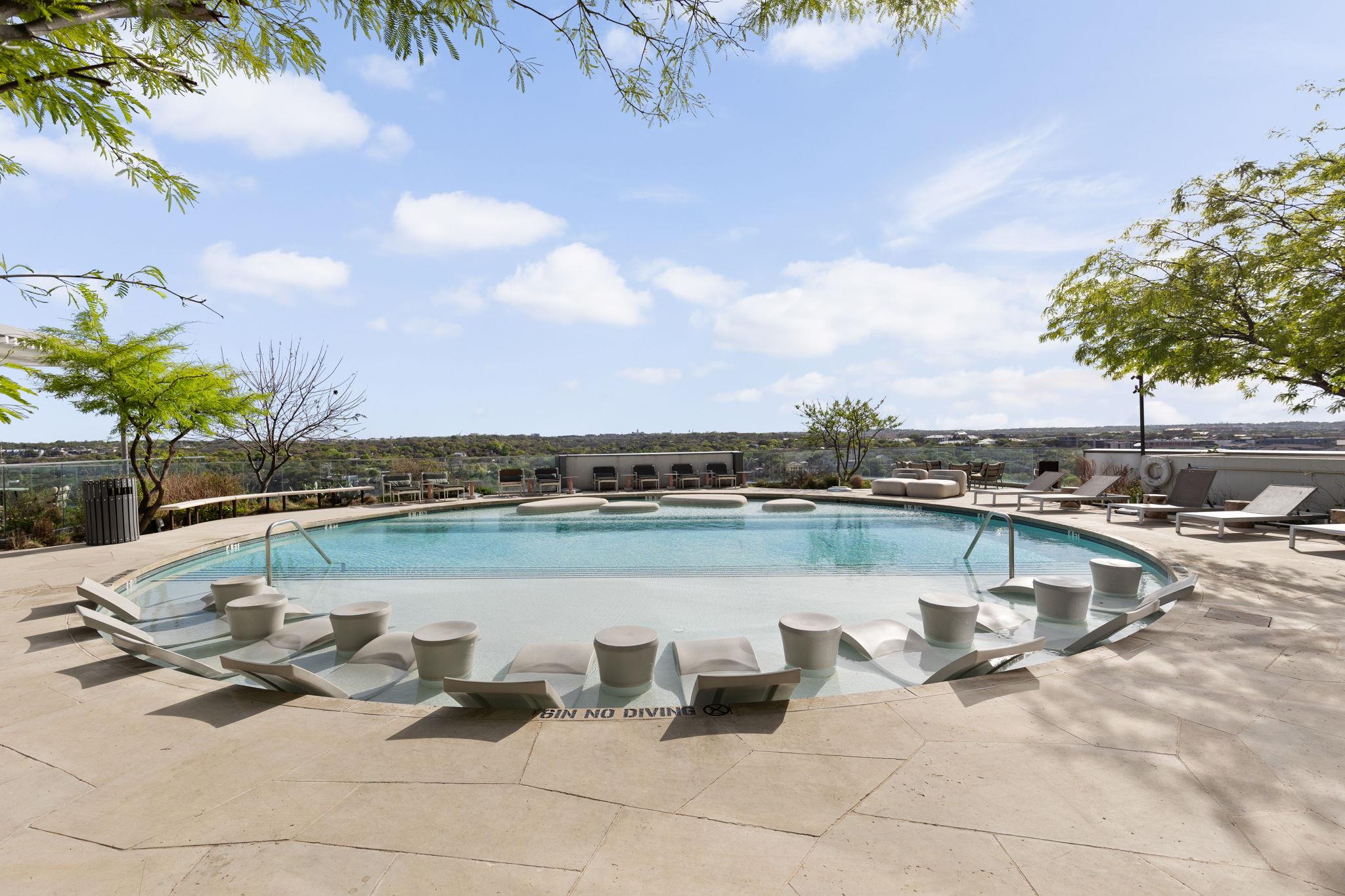 44 East Ave # 2907