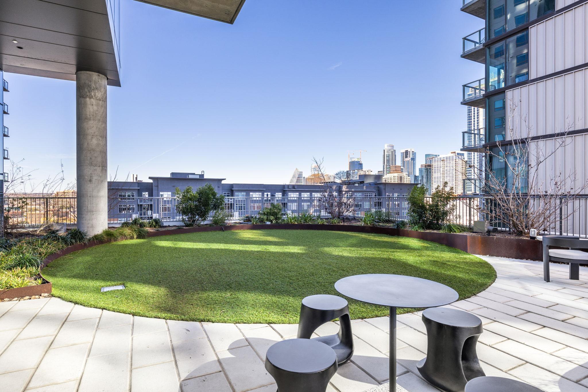 44 East Ave # 2907