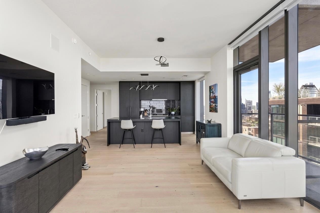 44 East Ave # 2907