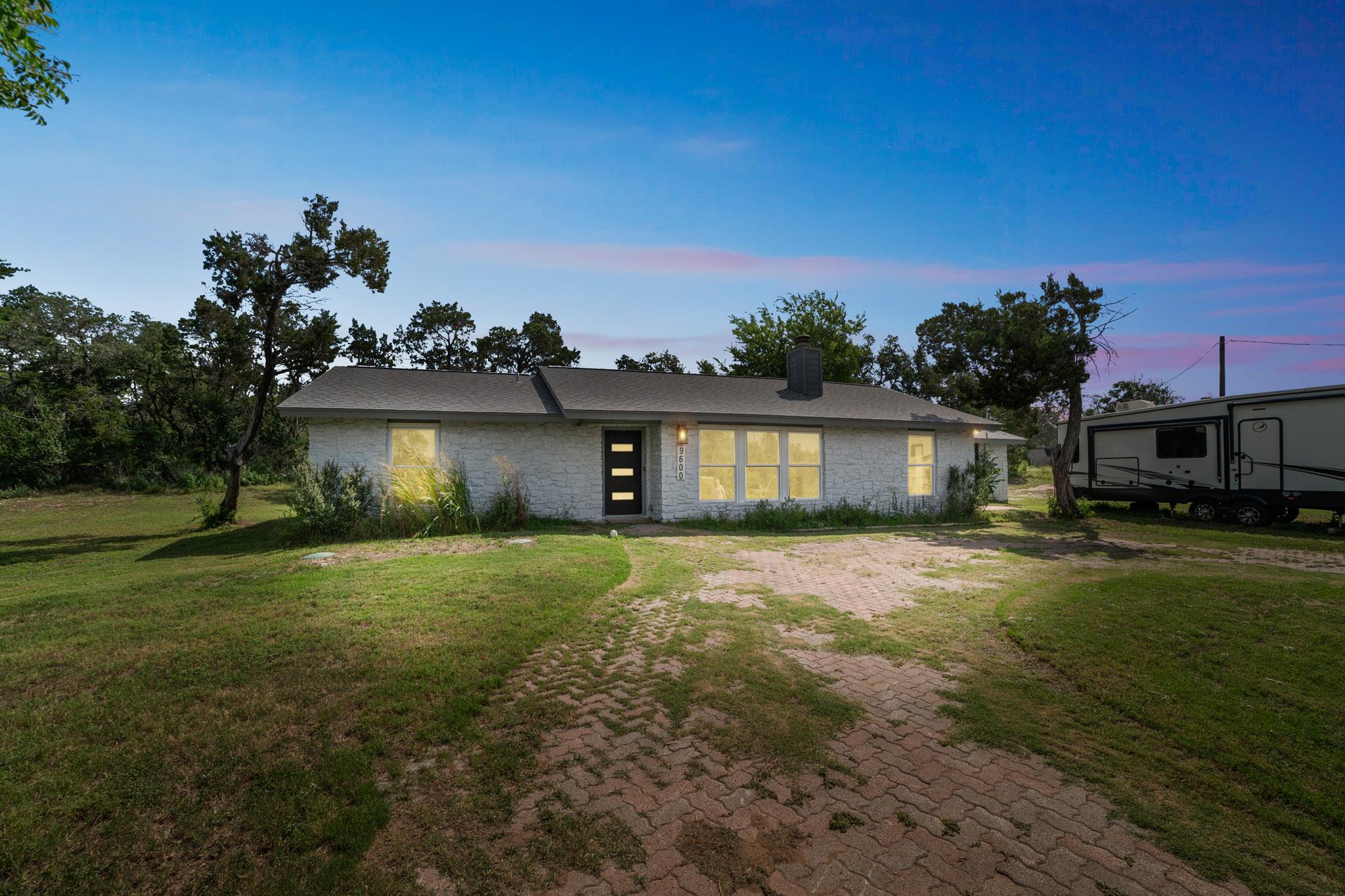 9600 Claxton DR