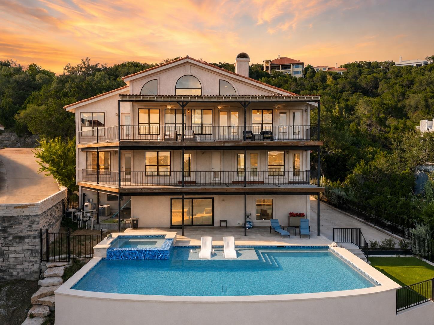 13805 Skyline DR