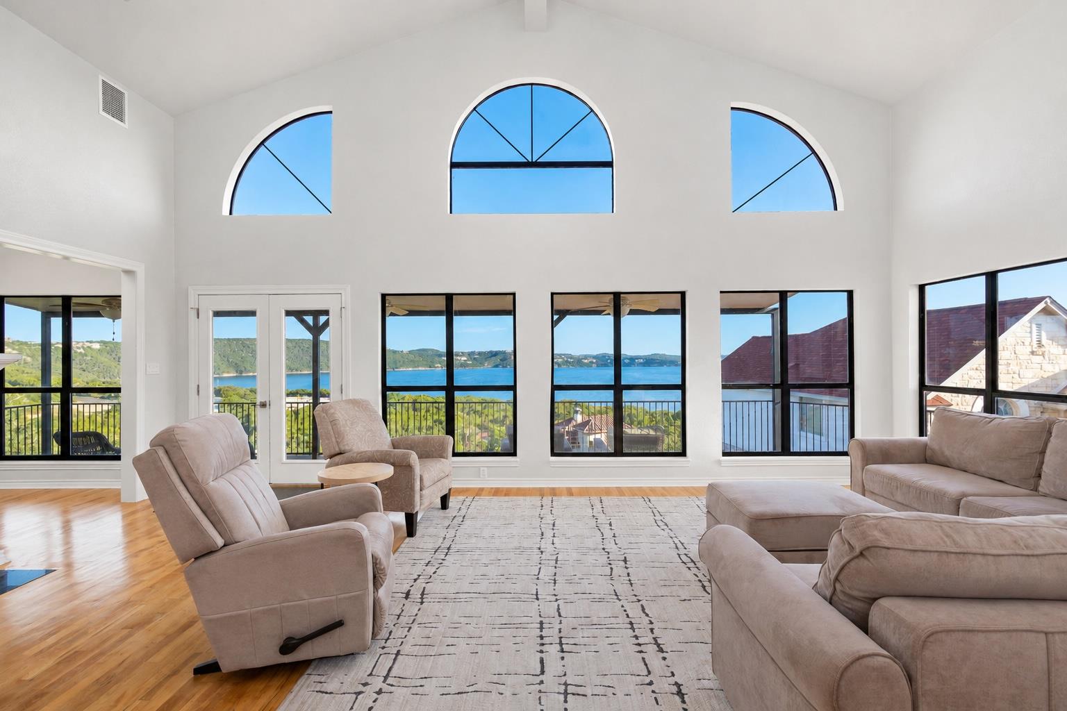 13805 Skyline DR