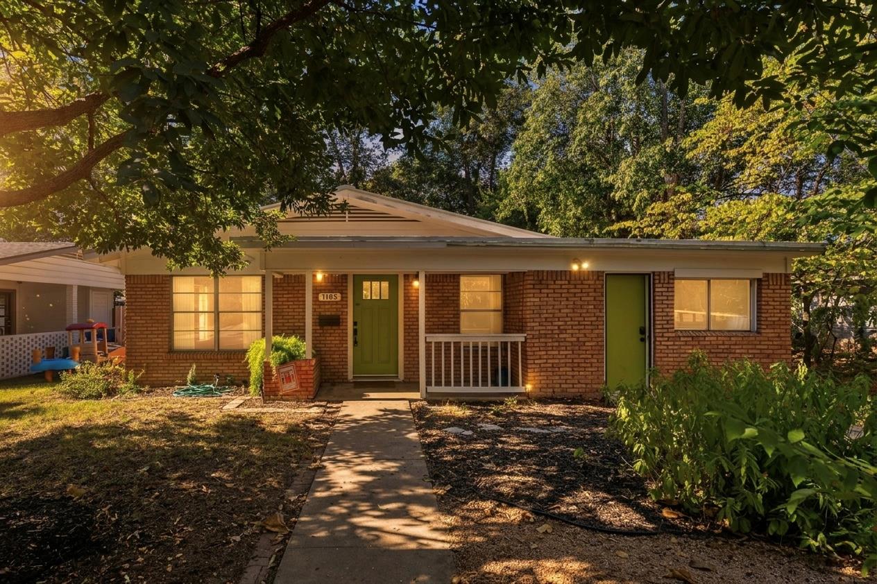 1105 Alegria RD
