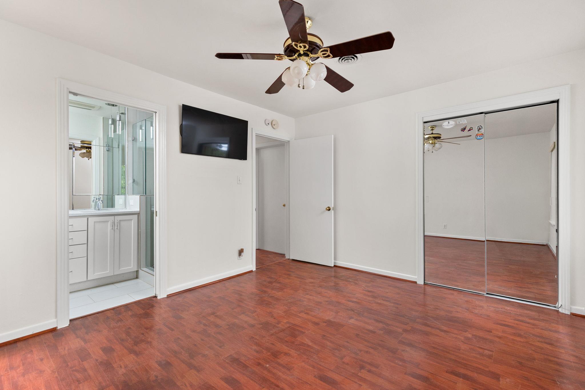 1105 Alegria RD