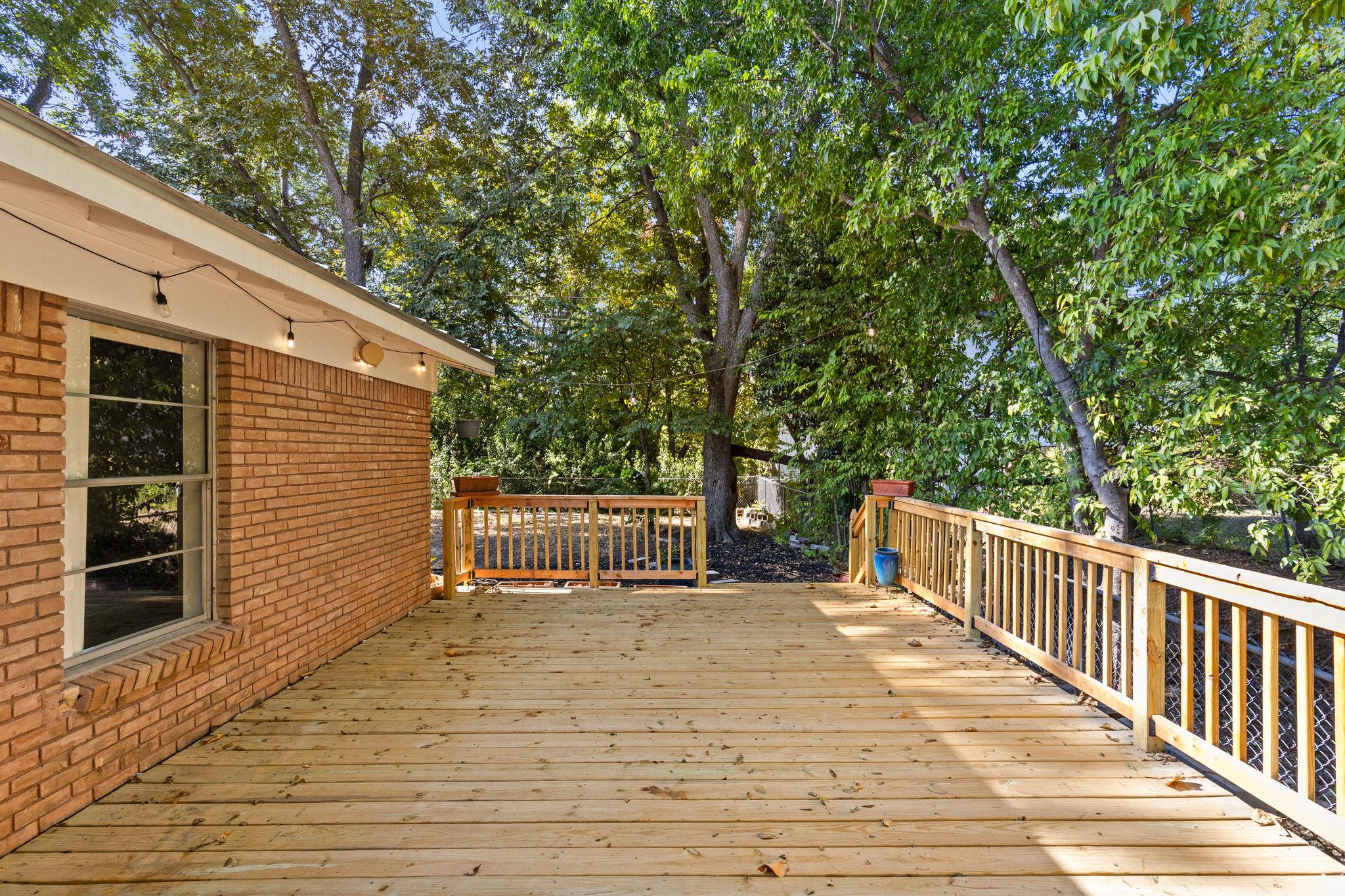 1105 Alegria RD