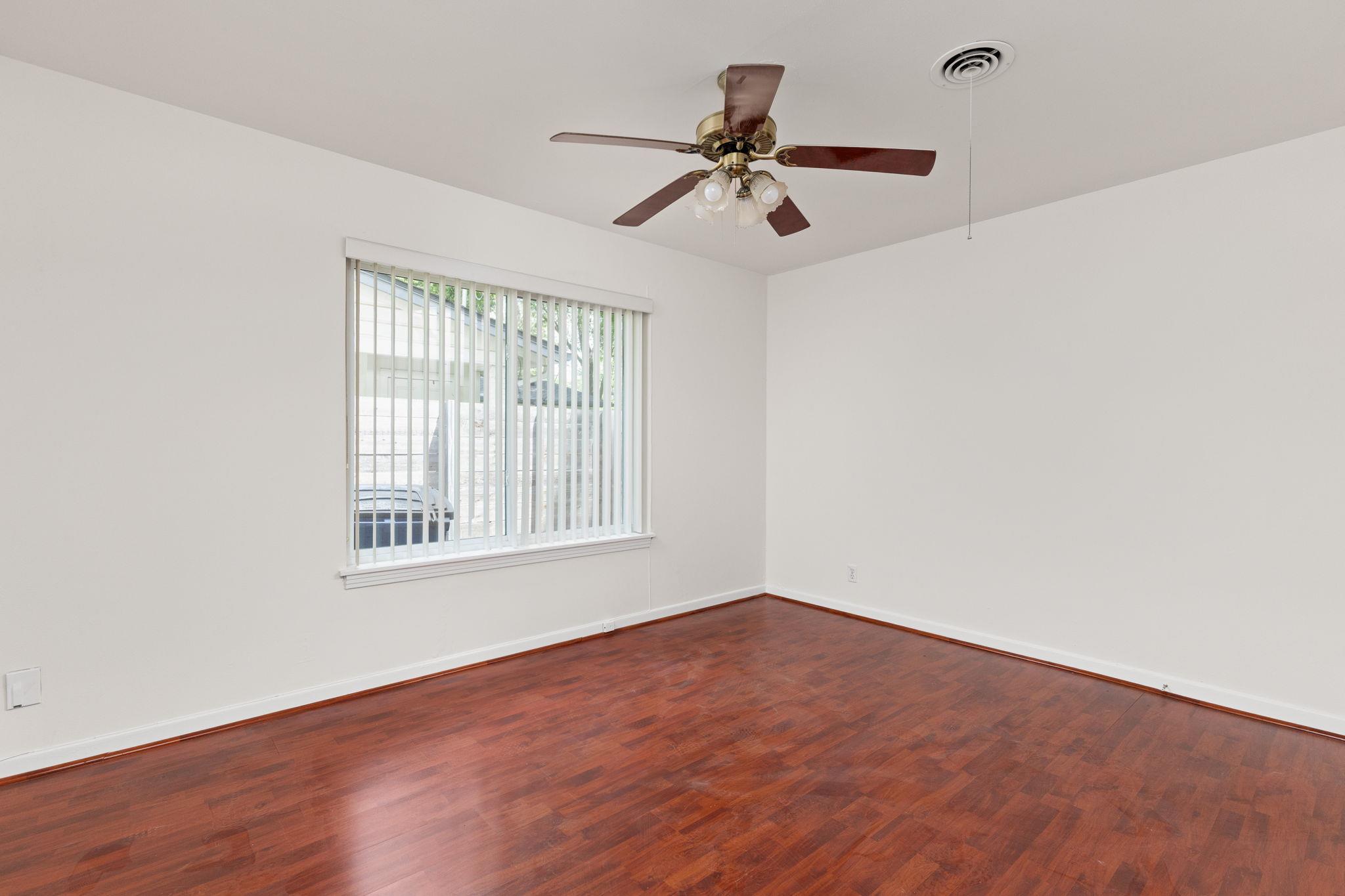 1105 Alegria RD