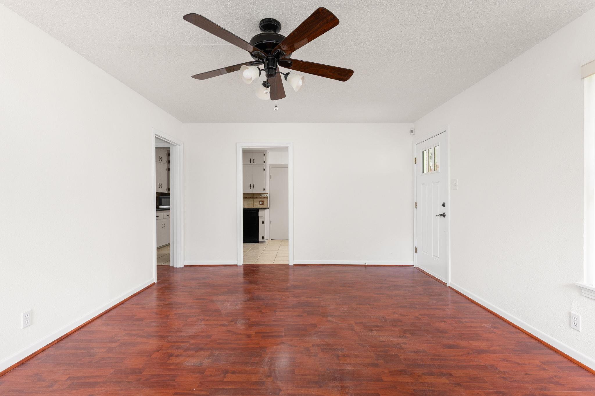 1105 Alegria RD