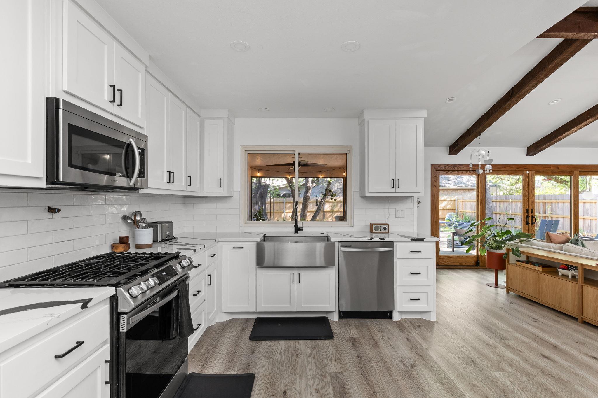 10405 Mourning Dove Dr