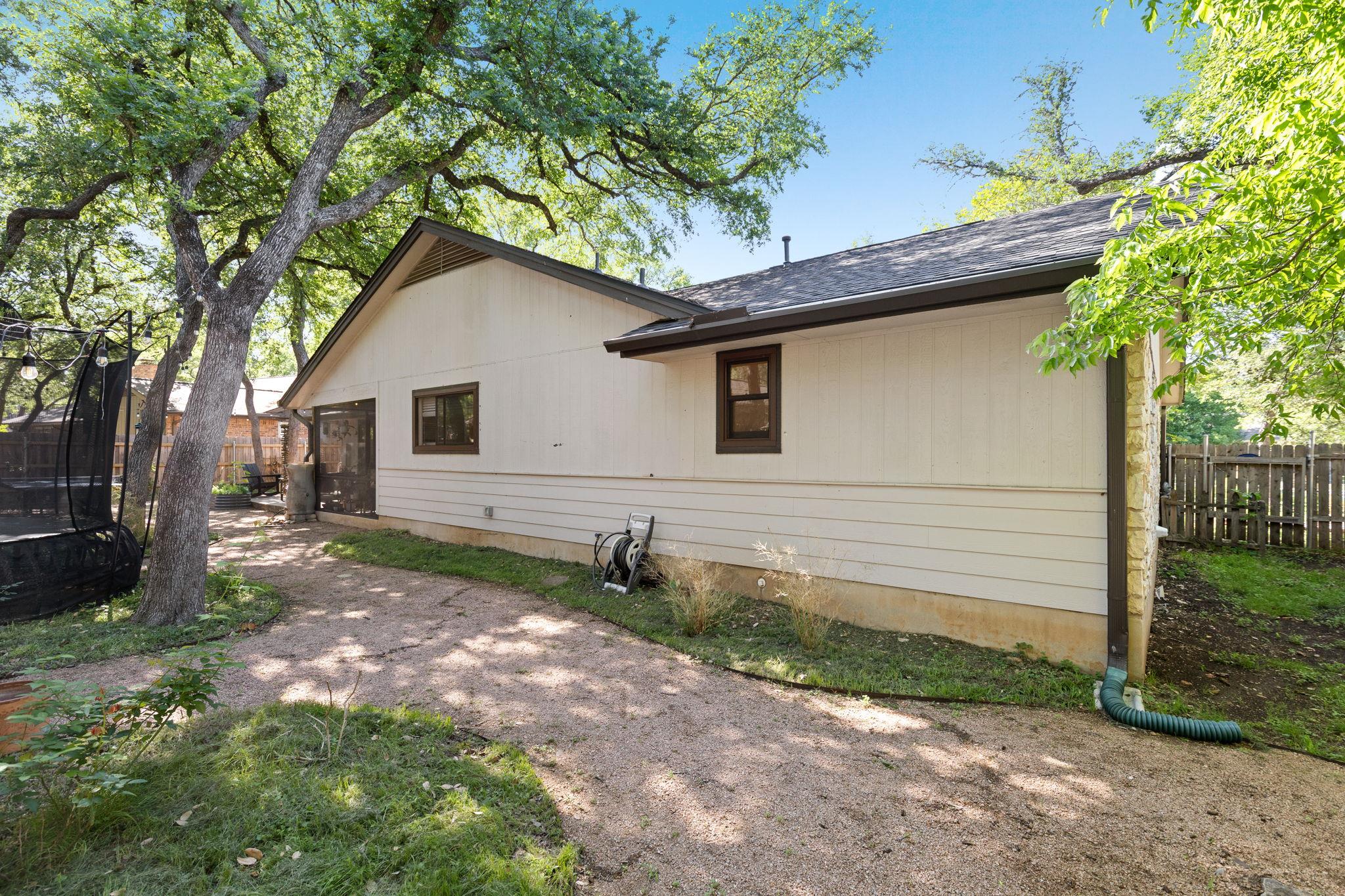 10405 Mourning Dove Dr