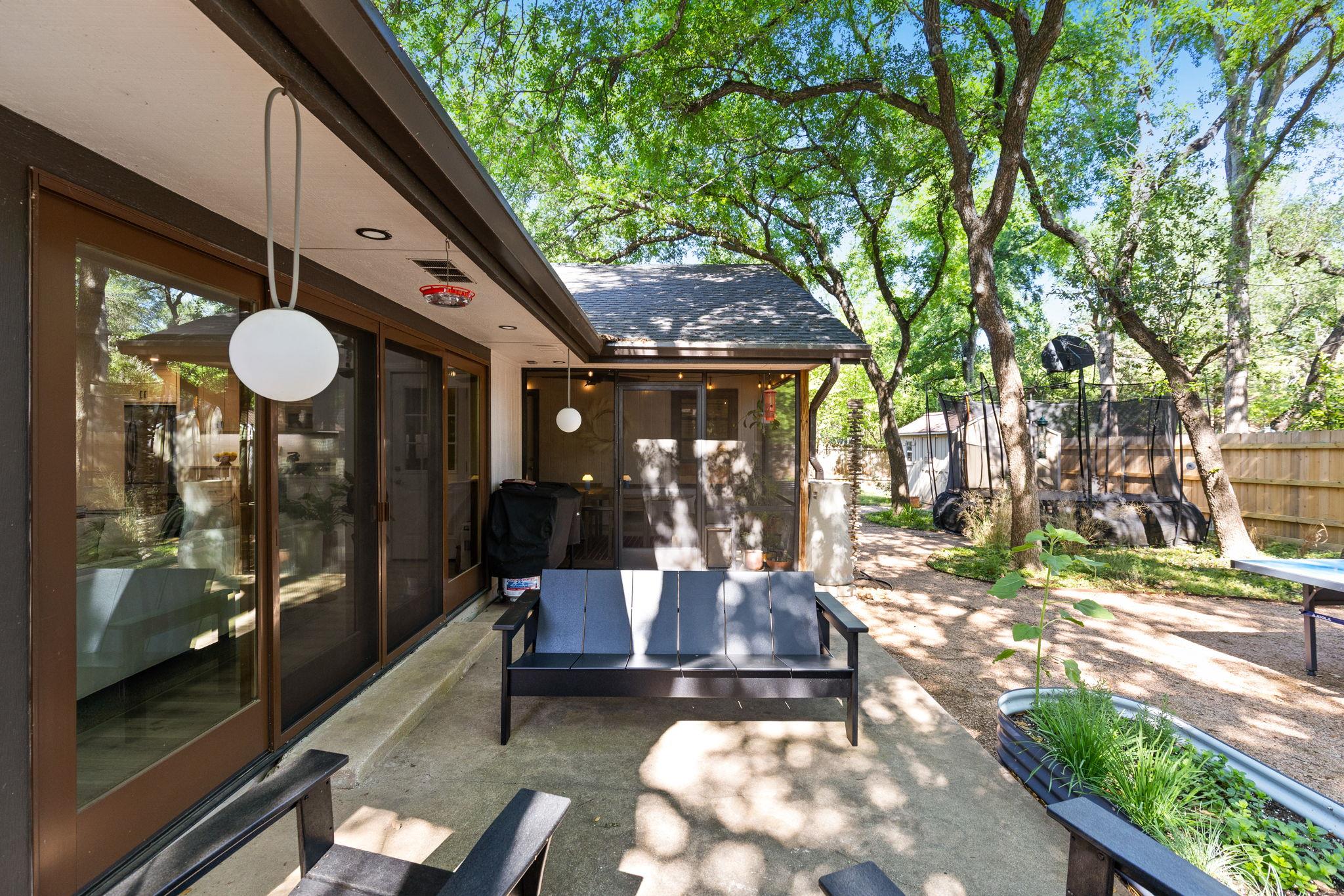 10405 Mourning Dove Dr